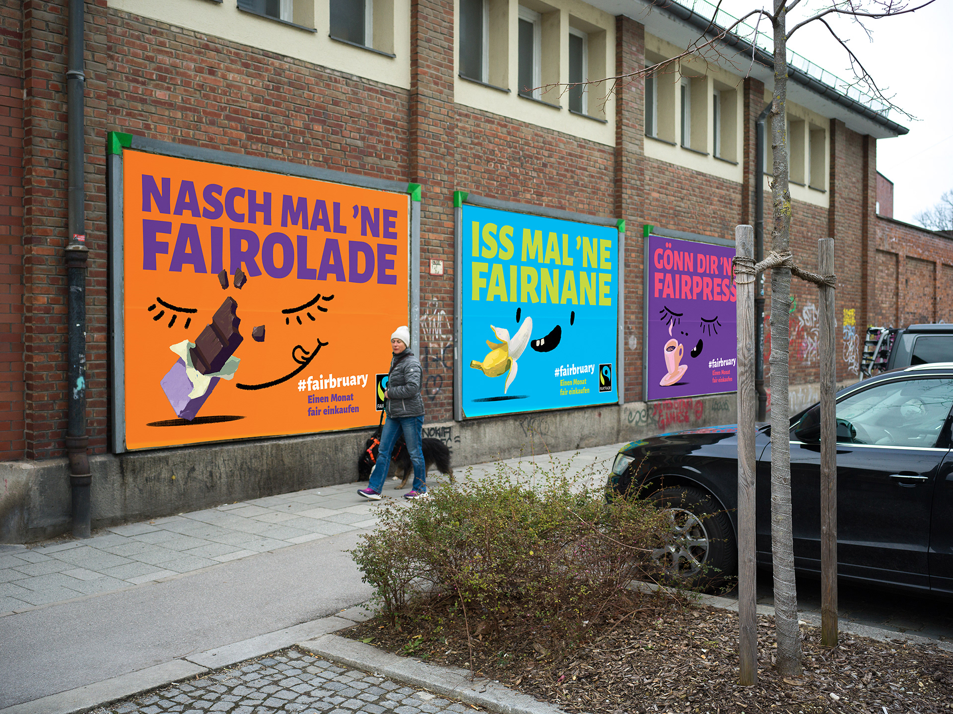 Foto von drei Fairtrade-Plakaten.