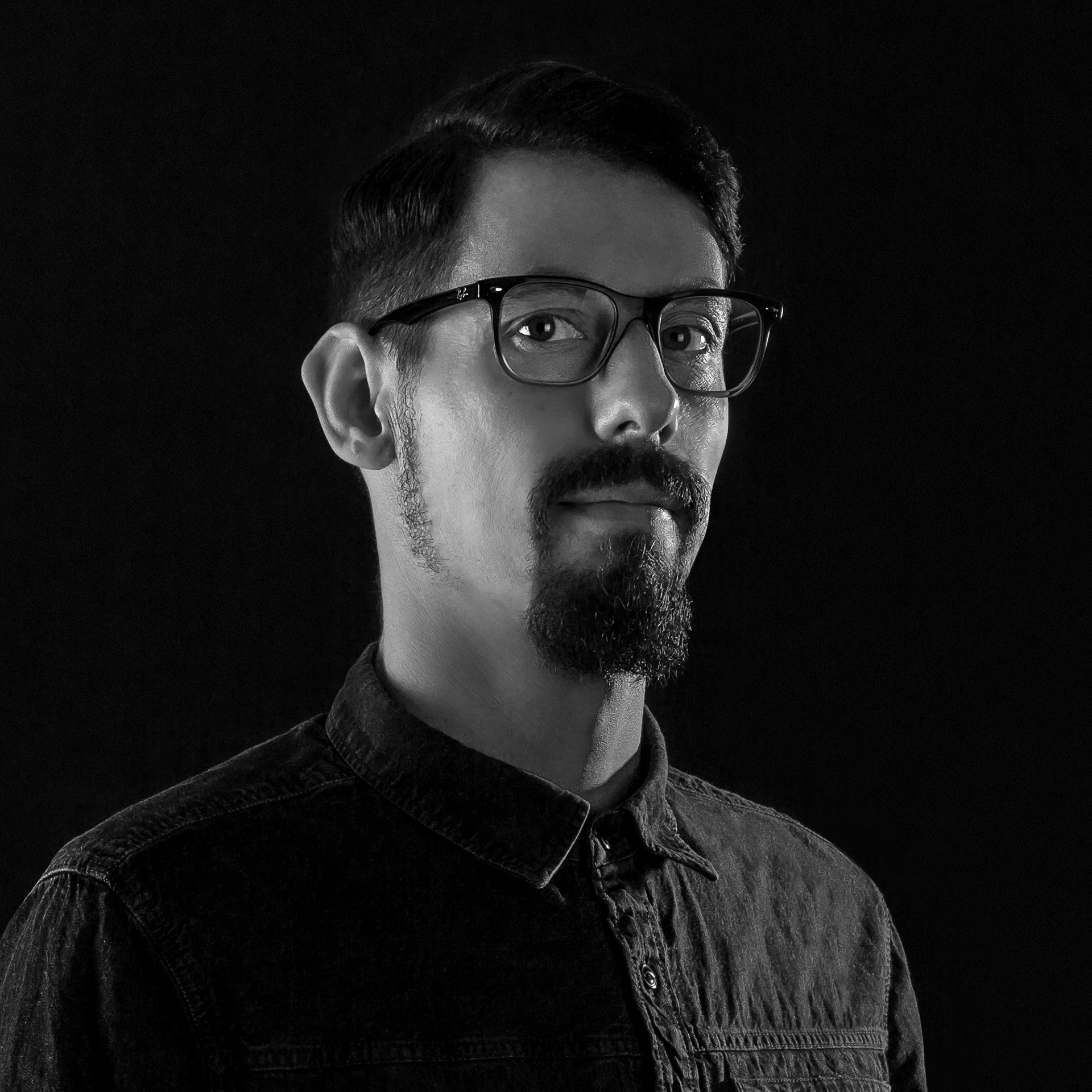 BASTIAN REUTER - SENIOR ART DIRECTOR, VIDEO & POST PRODUCER
