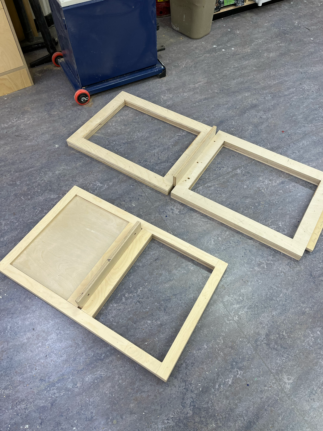 comparison between the final base and the first prototype
