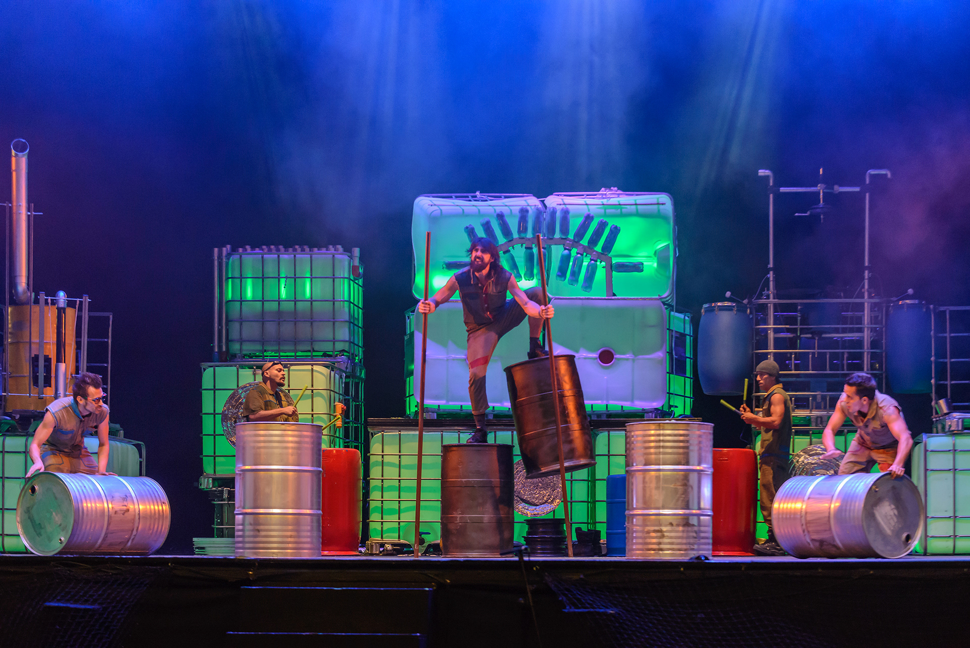 Toom Pak, Espectáculo