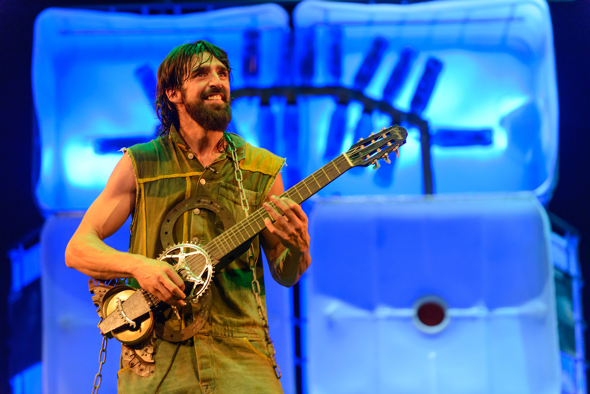 Toom Pak, Espectáculo