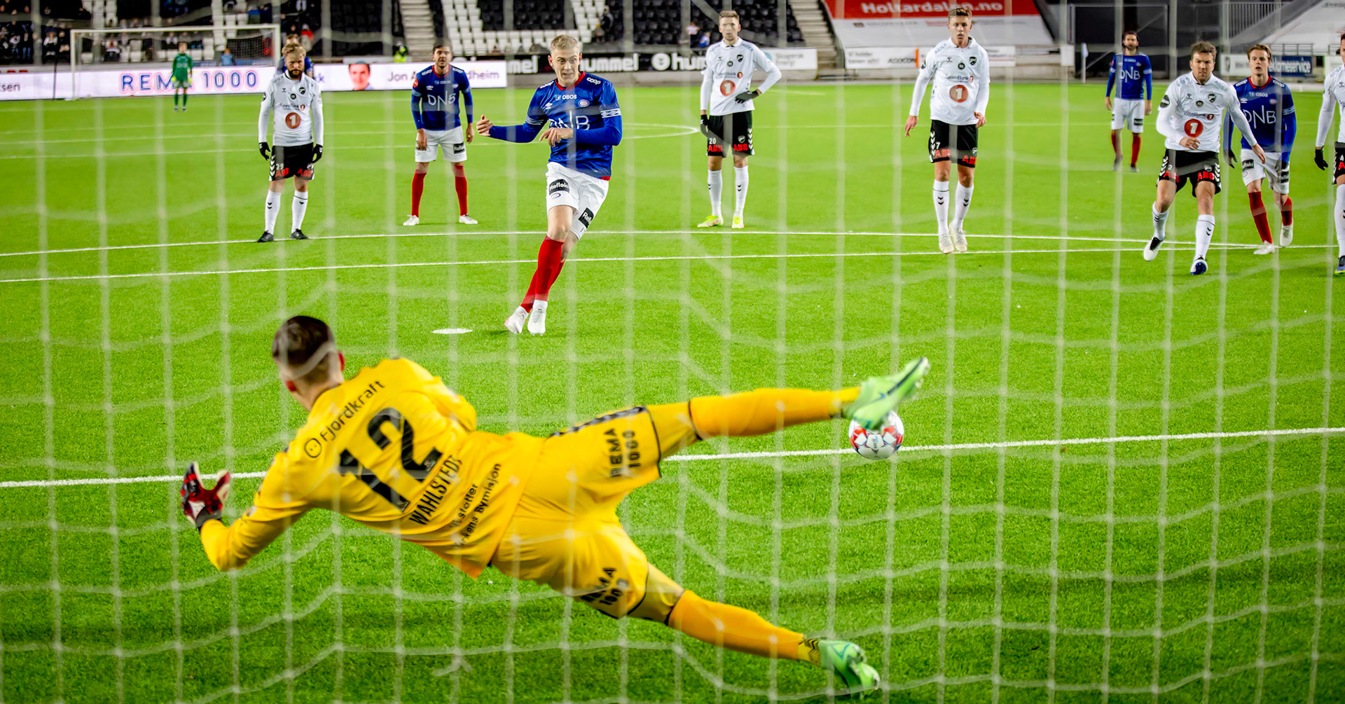 Henrik Bjørdal setter straffen iskaldt i mål