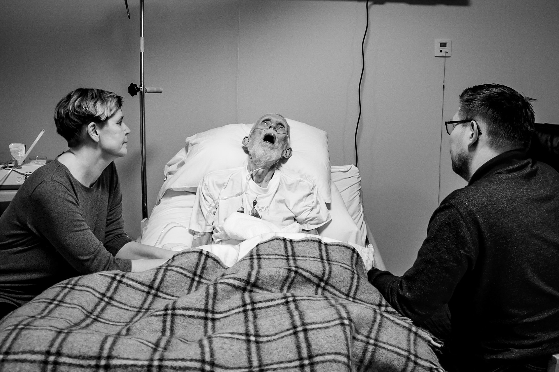 01. januar 2020 - Brårudåsen sykehjem, Horten - besøk av barna fra Hammerfest - lys i mørket