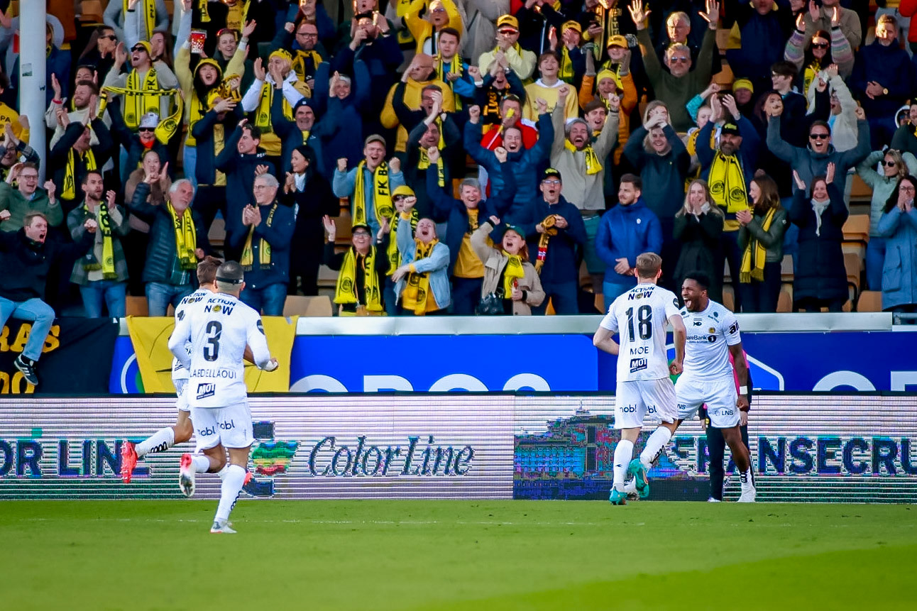 Faris Pemi jubler for sin første scoring