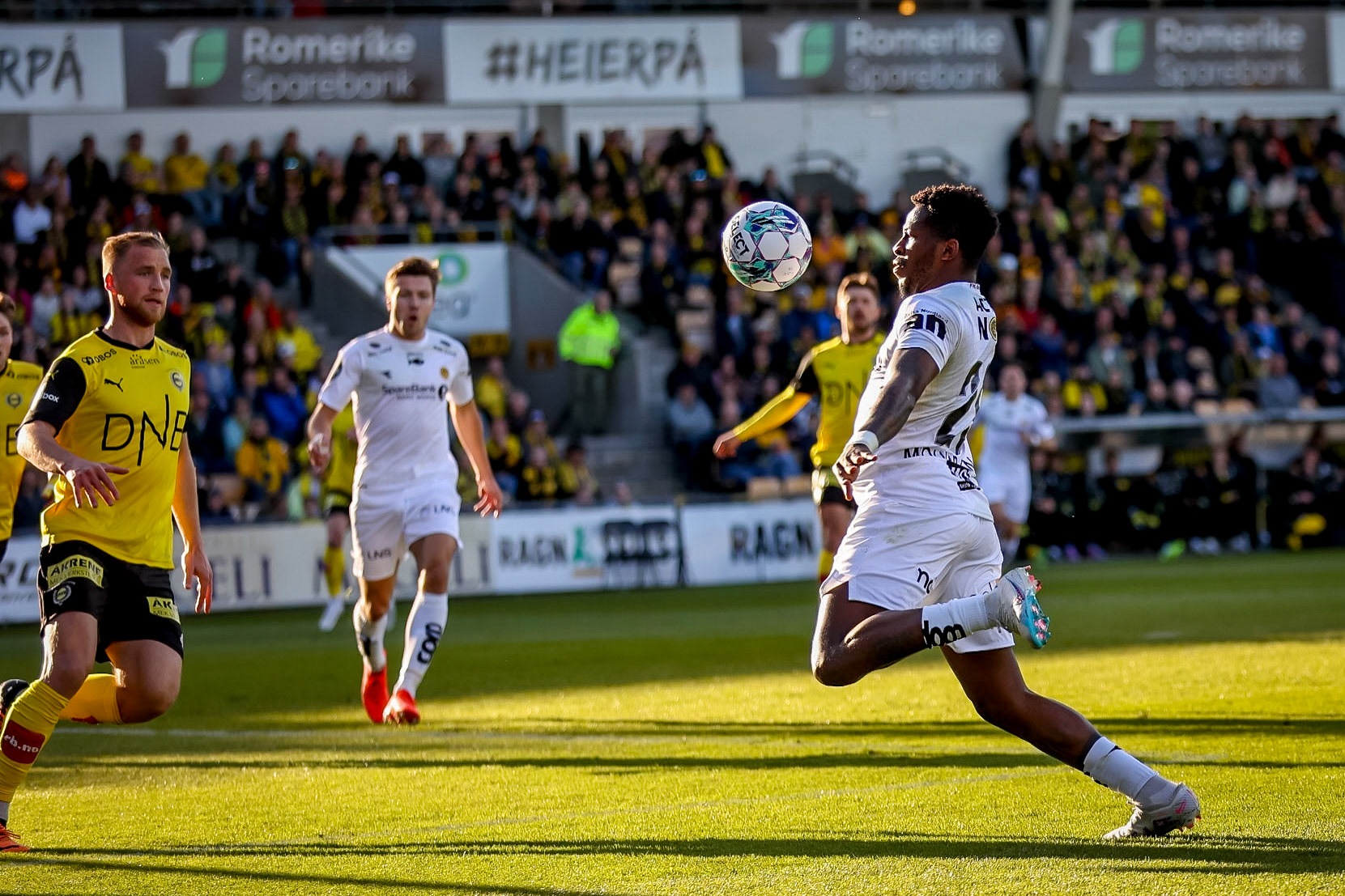 Faris Pemi farlig frempå i første omgang