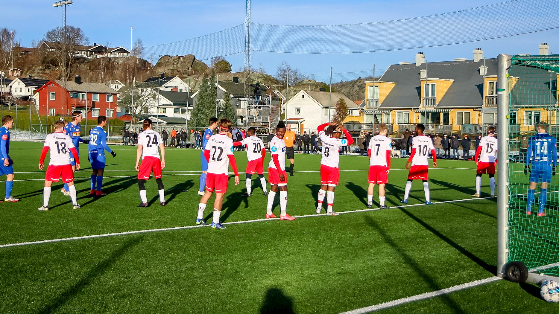 Alle mann i forsvar! 