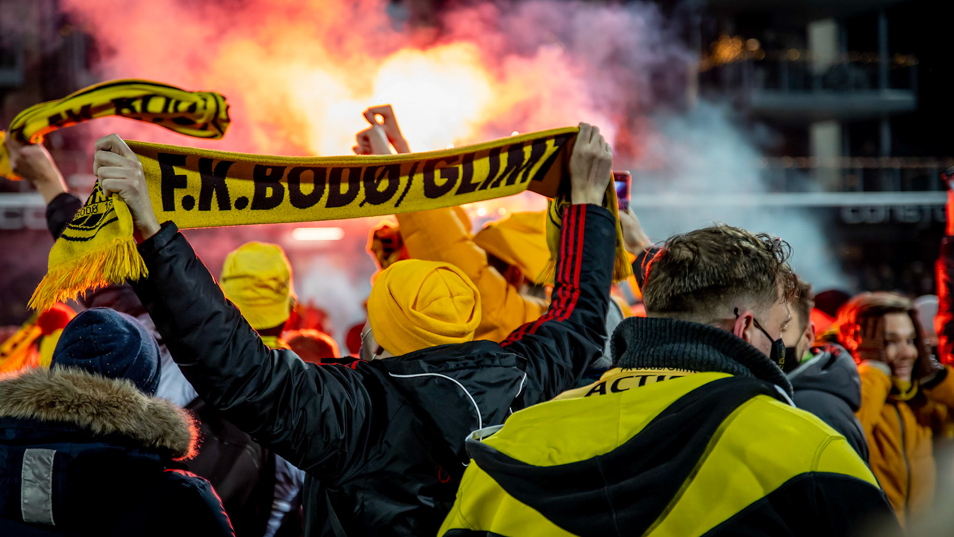 Gul og svart over alt