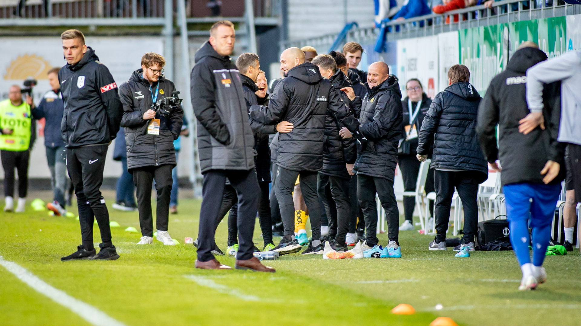 Jubel på hos Glimt-benken etter seieren