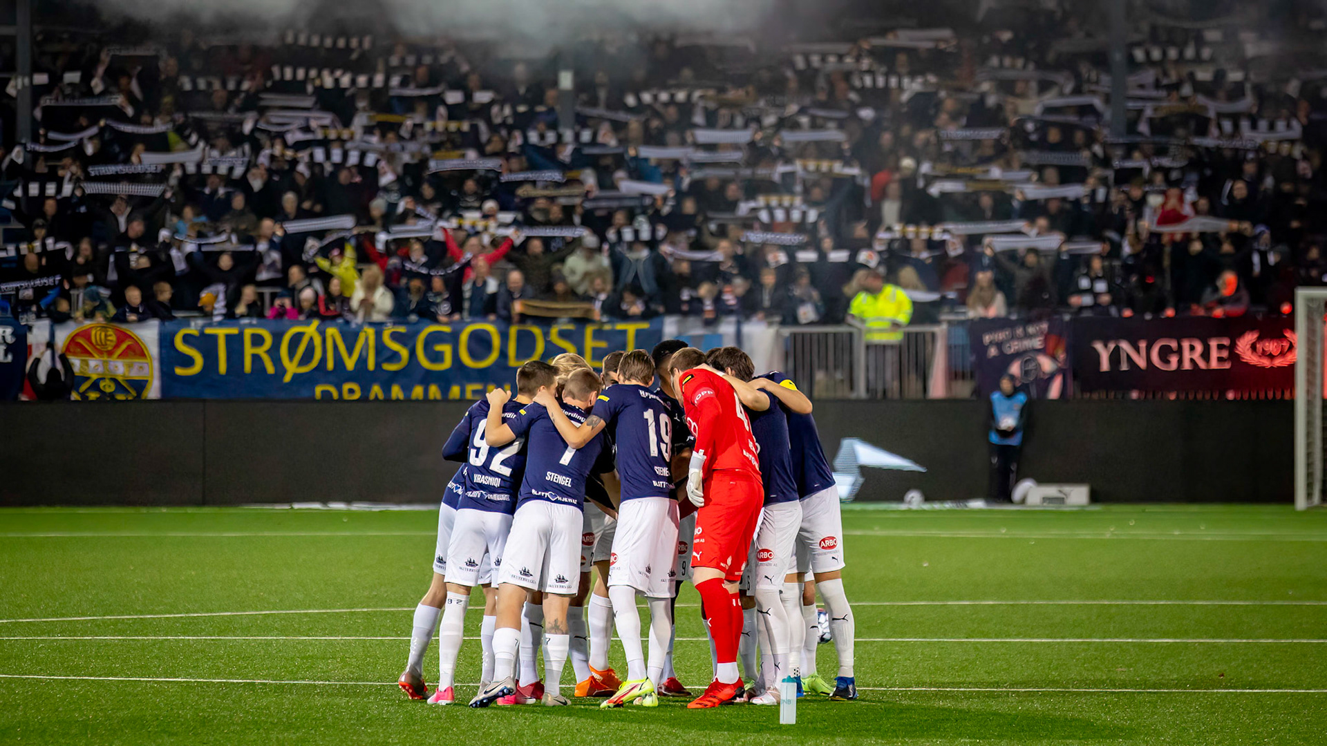 Godset samles foran egne supportere