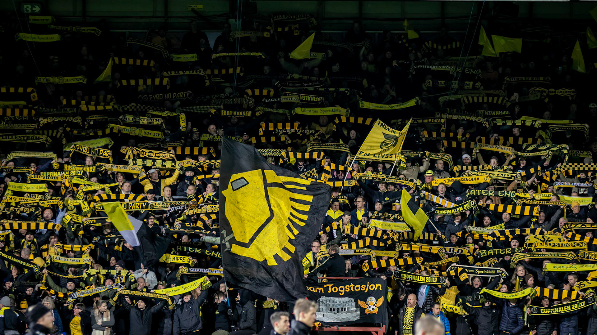 Kanarifansen imponerte gjennom hele kampen!