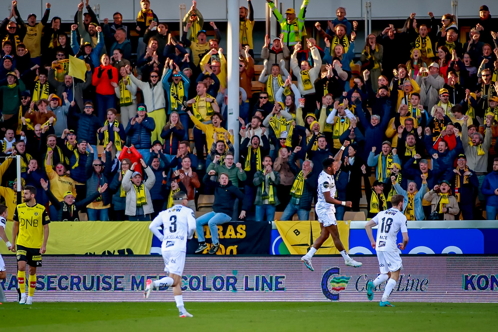 Faris Pemi jubler for sin første scoring