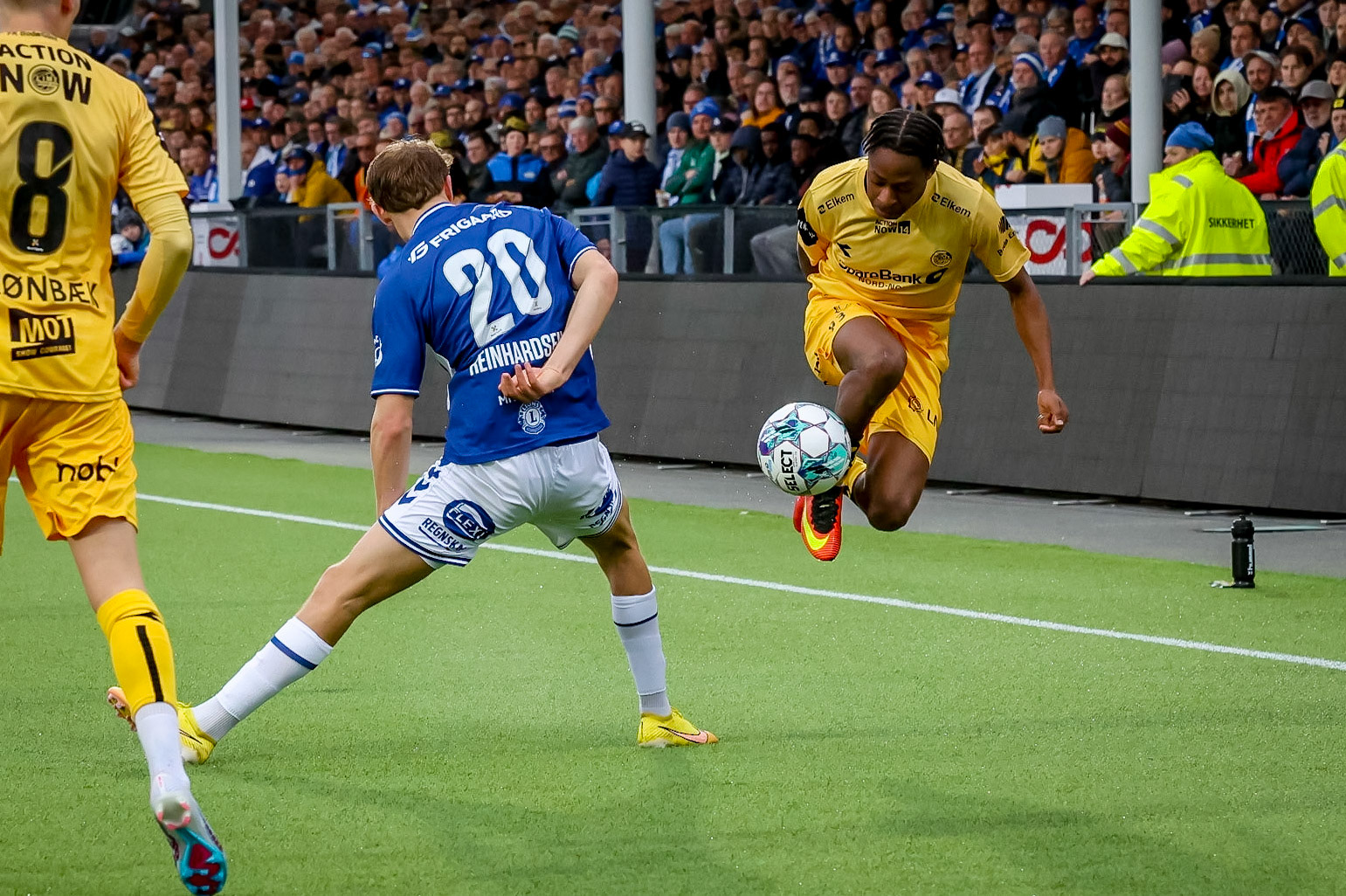 Joel Mvuka lurer Peter Reinhardsen