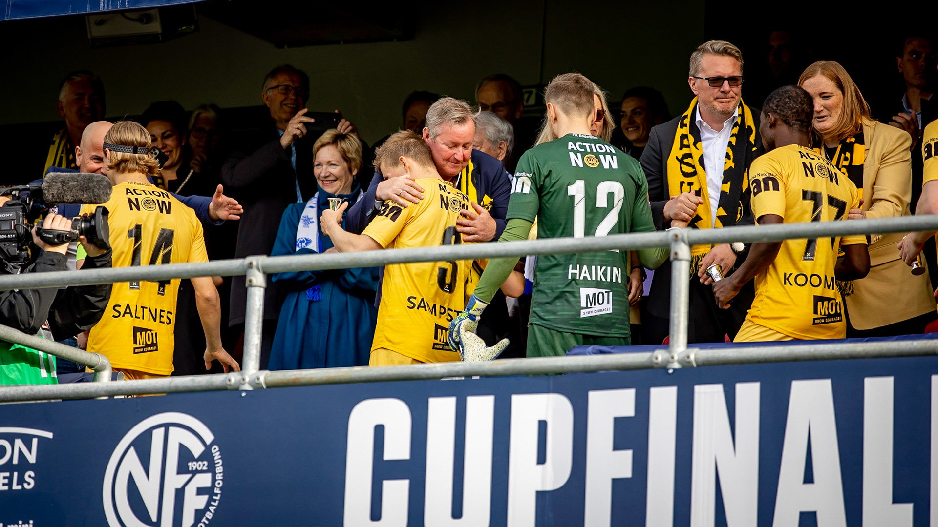Glimt-spillerne får sine pokaler og noen trøstens ord