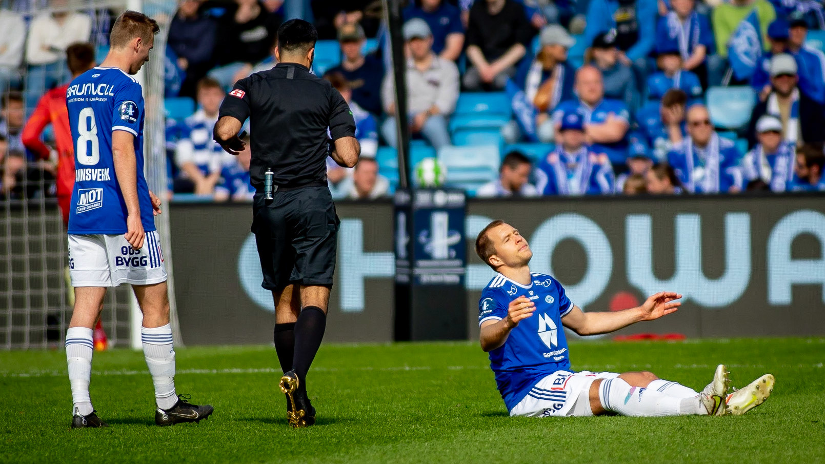 Martin Bjørnbak fortviler over en skade i første omgang