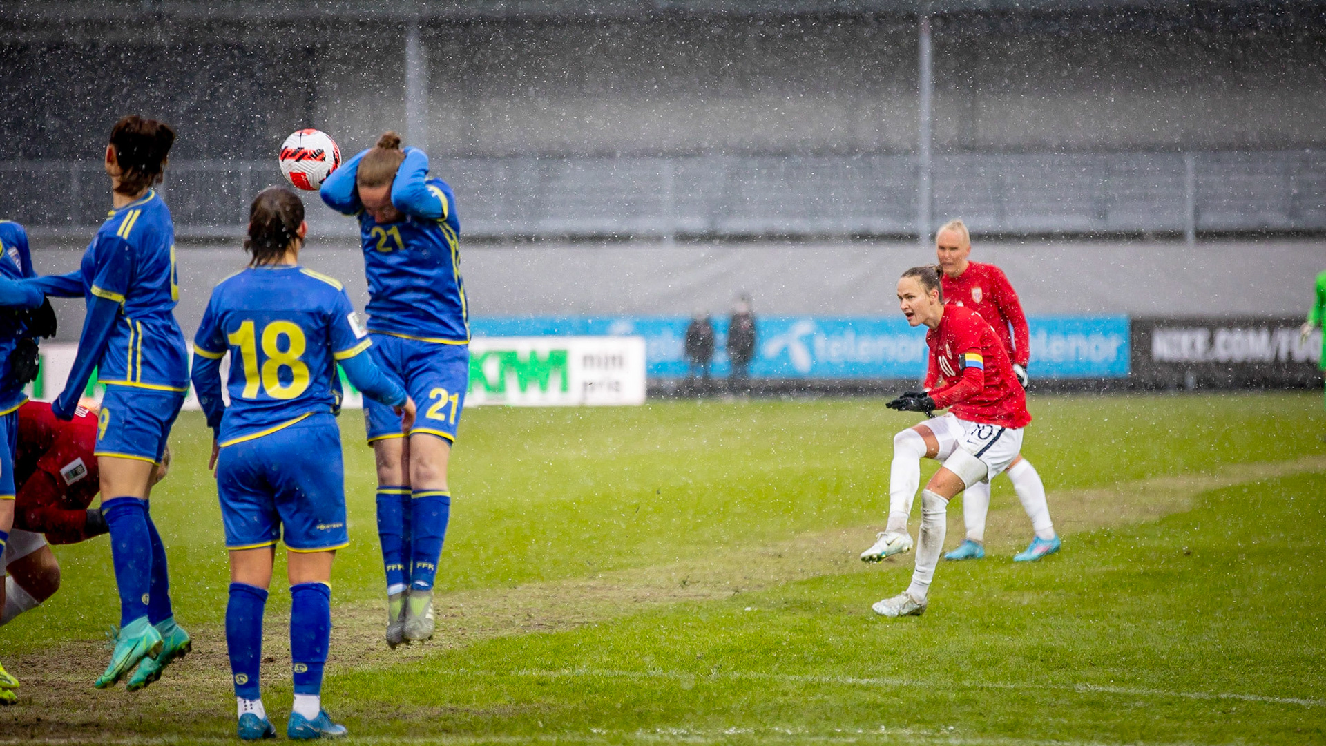 Caroline Graham Hansen med et bra frispark