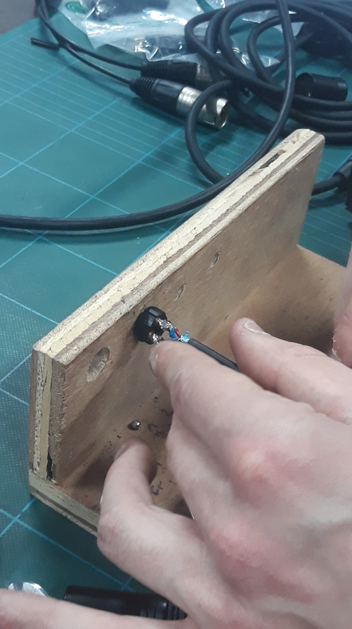 Réparation et soudure de connecteurs XLR