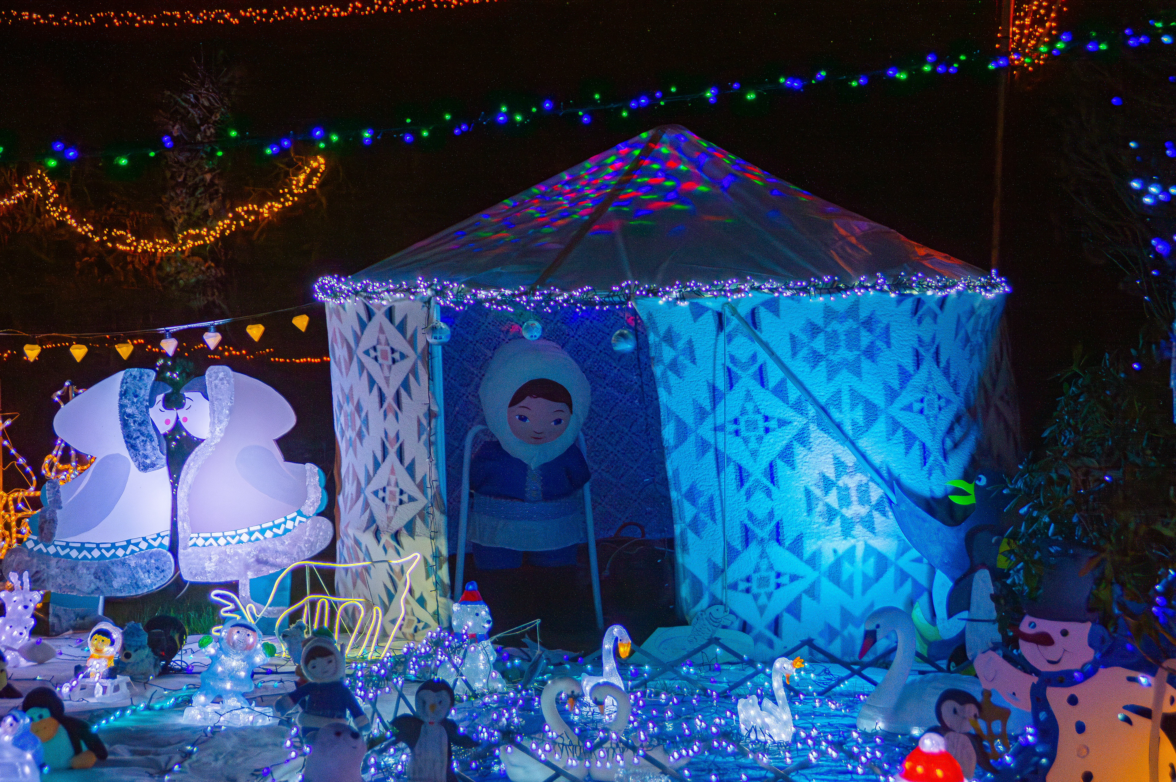 La yourte des esquimeaux (fait main avec une serre de jardin)