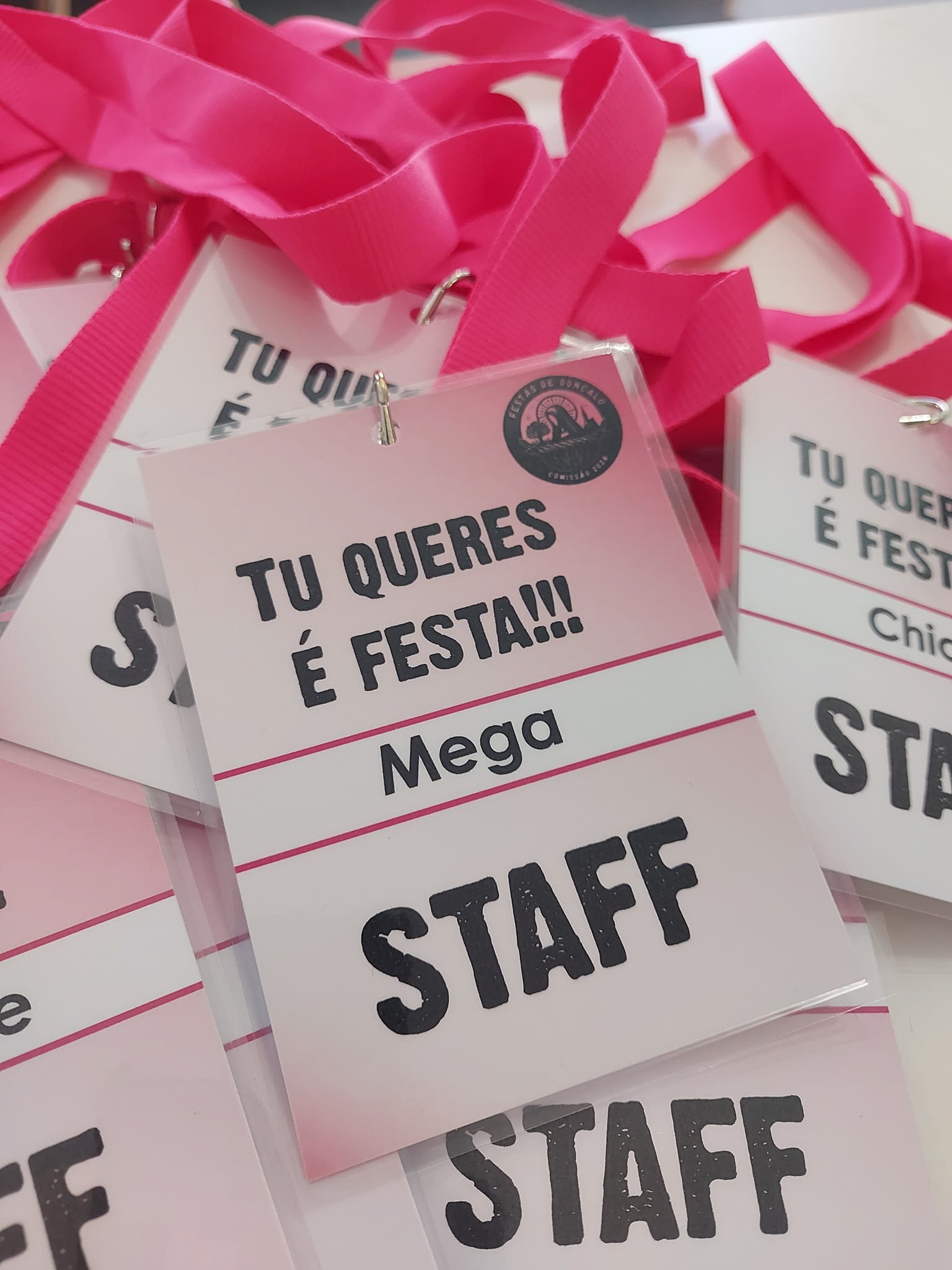 Cartões de identificação para festas