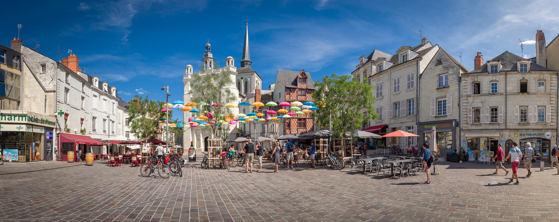 Place Saint Pierre à Saumur