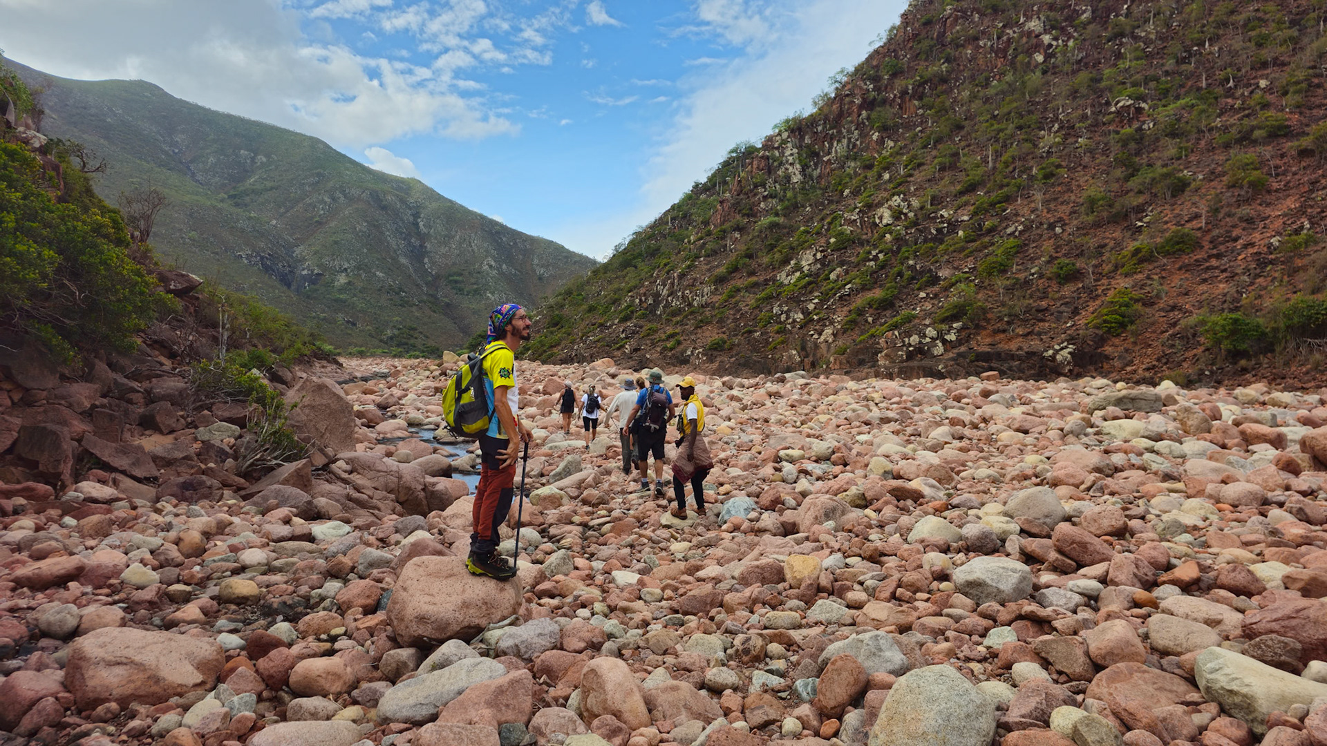 We spend the first day stretch hiking along the  Wadi Dhamdhar