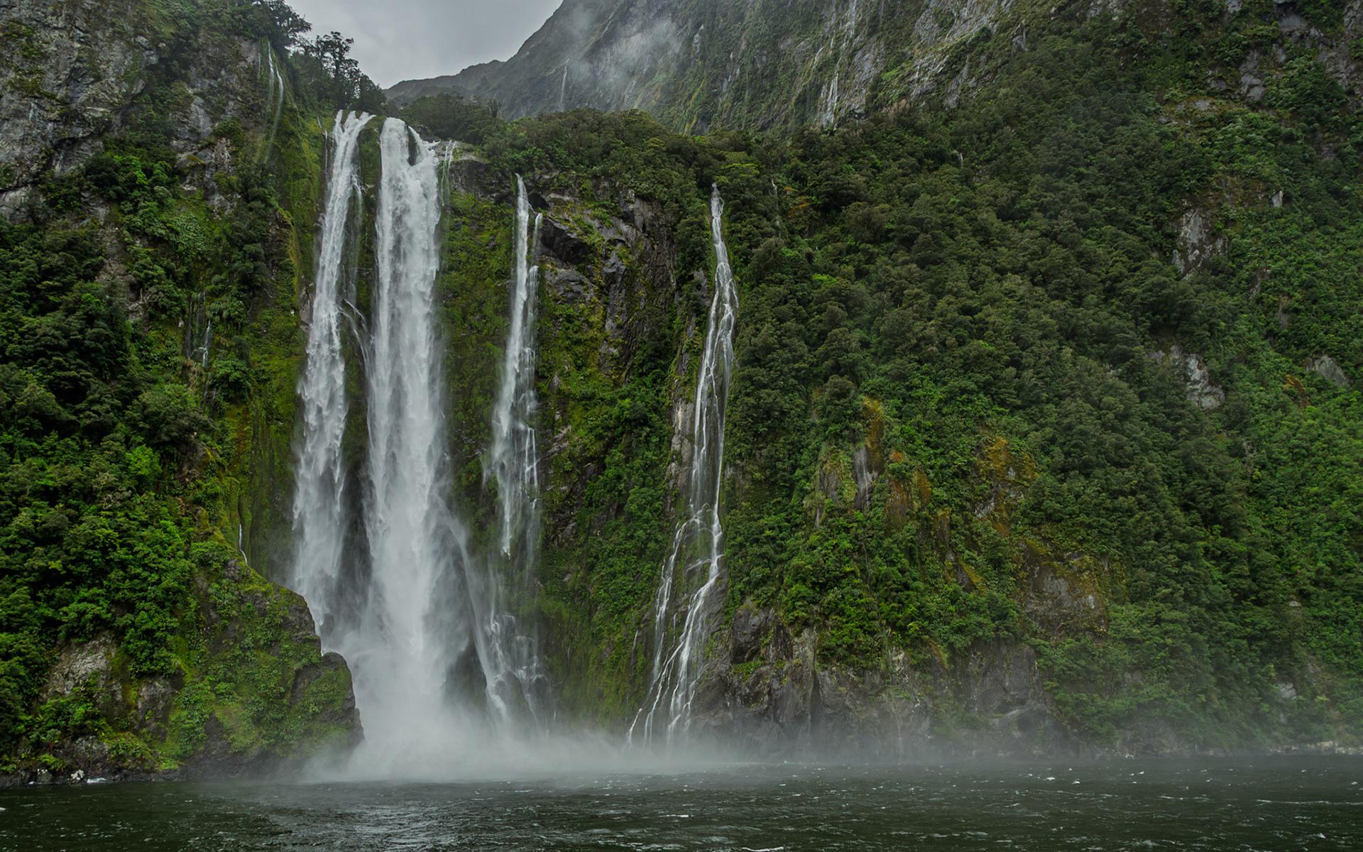 | Fjorland National Park | South Island | New Zealand |