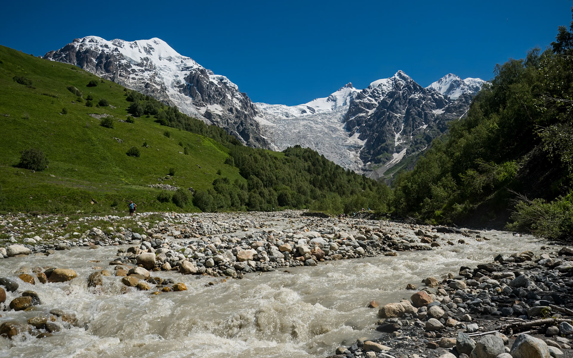 Adishi Glacier and Tetnuldi  Peak (4,858 m) on the left.
