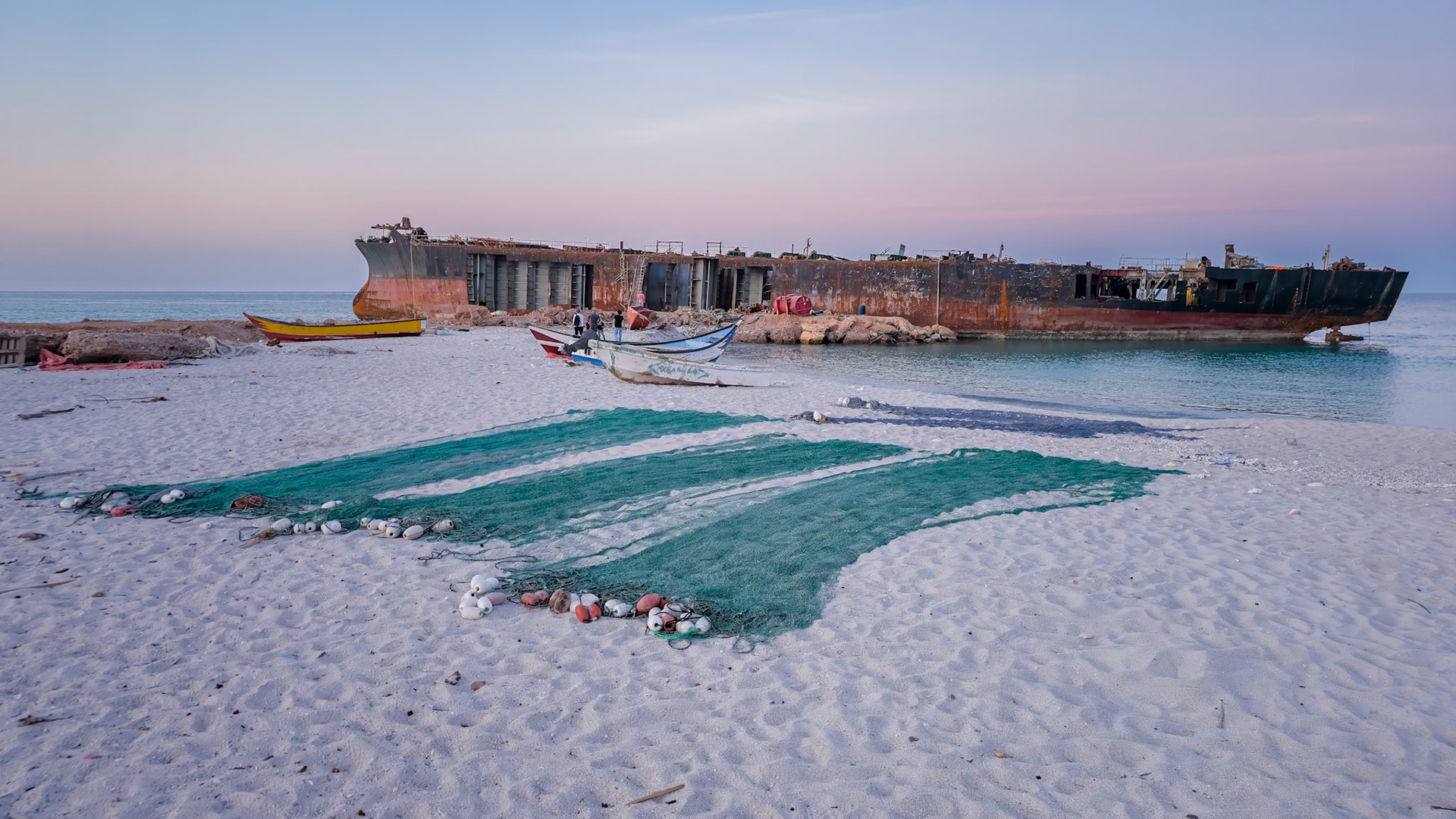 In early November 2019, the waves swept a dilapidated Tanzanian-flagged chemical/oil tanker built in Japan in 1985 called the ‘Gulf Dove’ carrying approximately 7000 metric tons of oil derivatives onto the coast of Delisha, east of the capital of Socotra, Hadibo. After remaining untouched for some years, it is now being dismantled piece by pice at night.