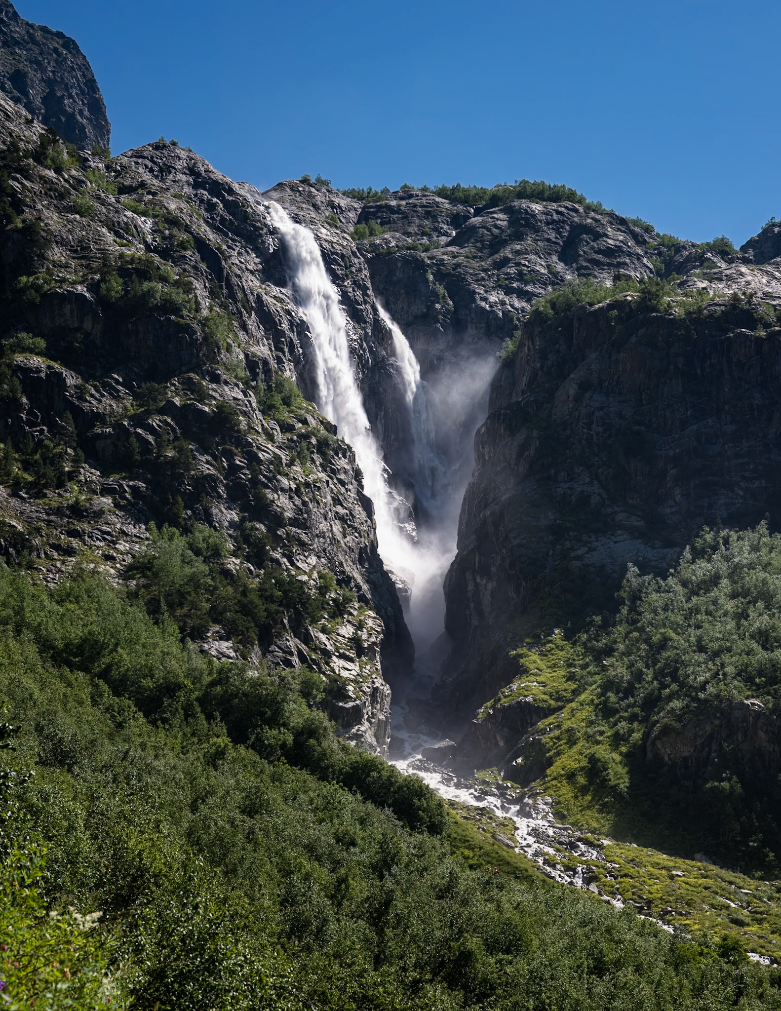 Shdugra Waterfall