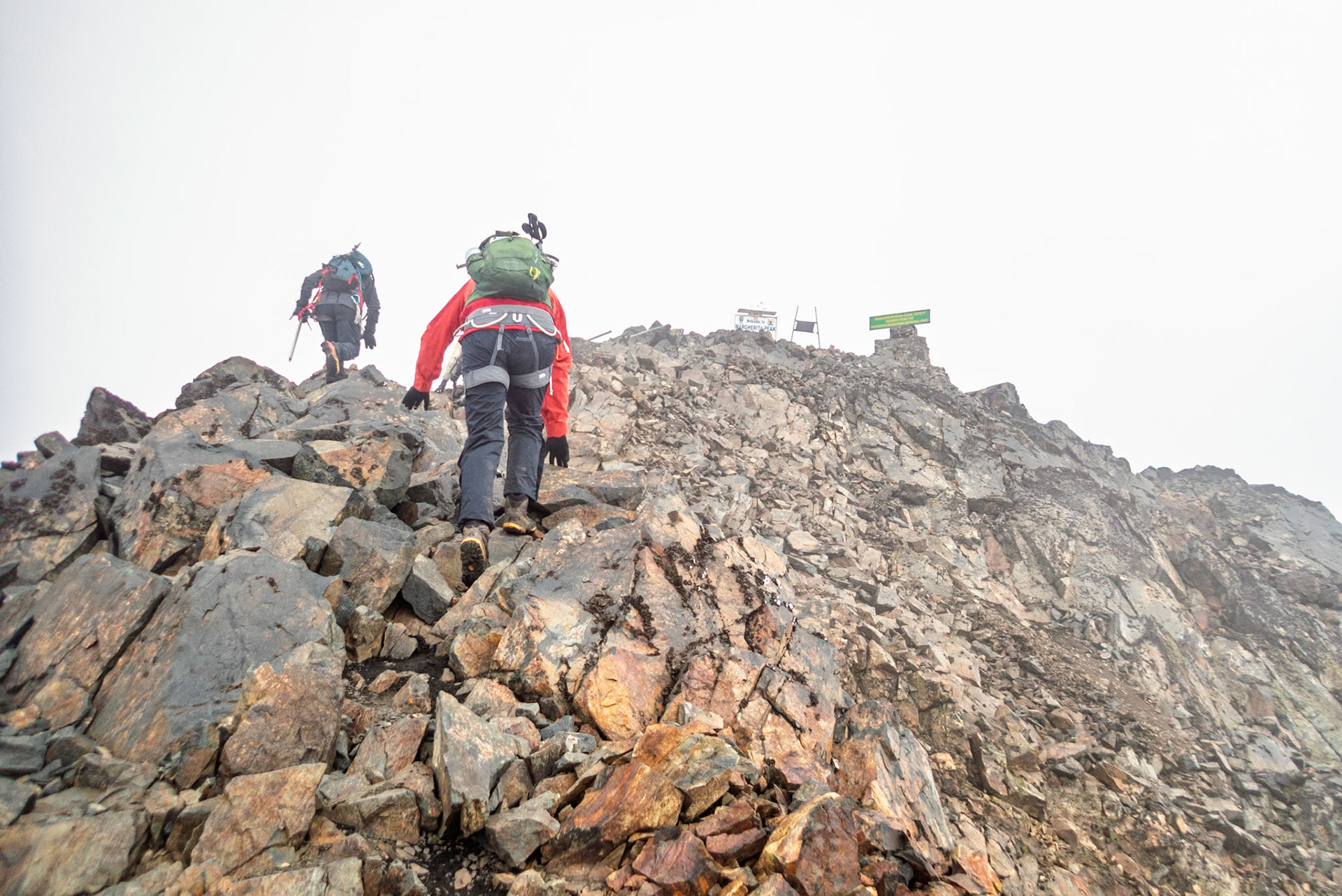 | Day 5. Elena Hut (4,541 m) - Margherita Peak (5.109 m) - Kitandara Hut (4.023 m)  |  Rwenzori Mountains | Uganda |  Rwenzori Mountains | Uganda |