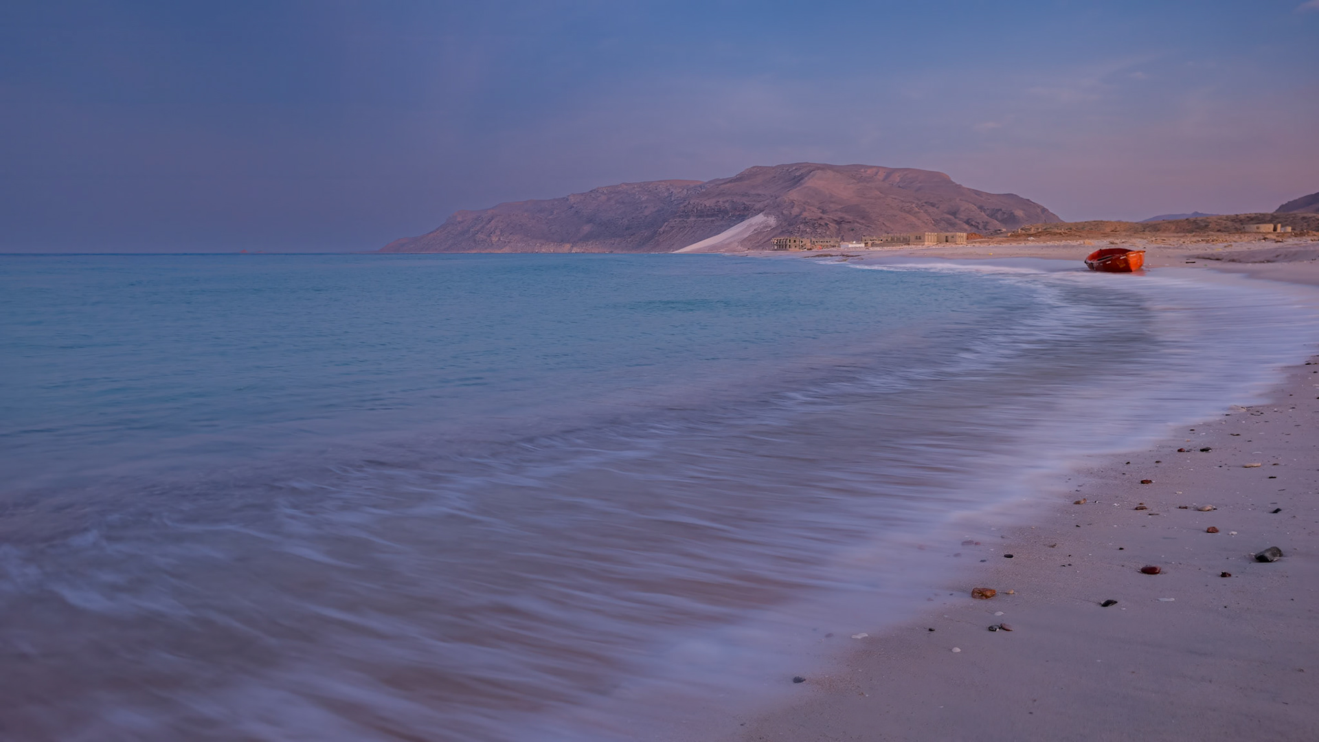 We spent our last evening in socotra exploring the area around the Gulf Dove shipwrevk. We had the chance to take some beautiful inspiring pictures.