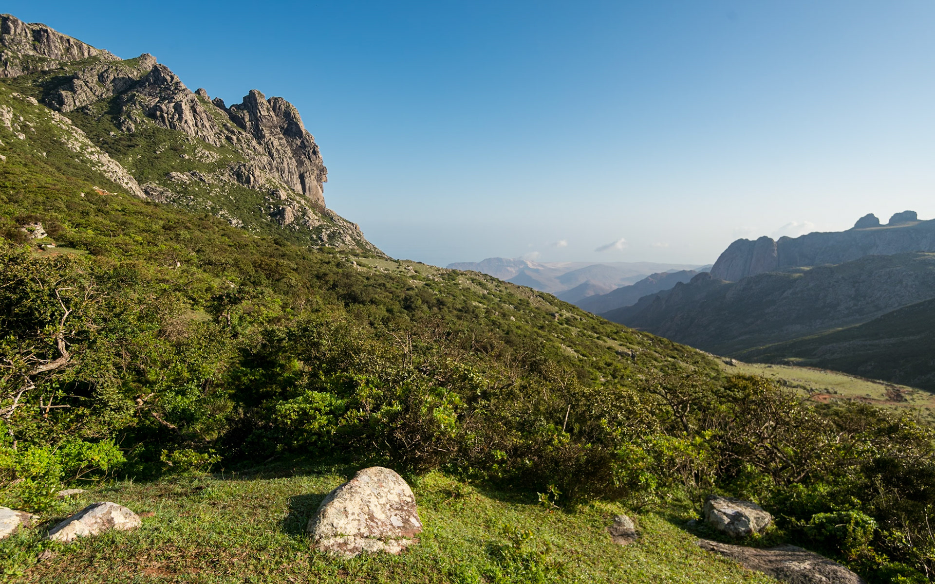 Climbing to a fantastic lookout over the Haggeger mountains and the sea