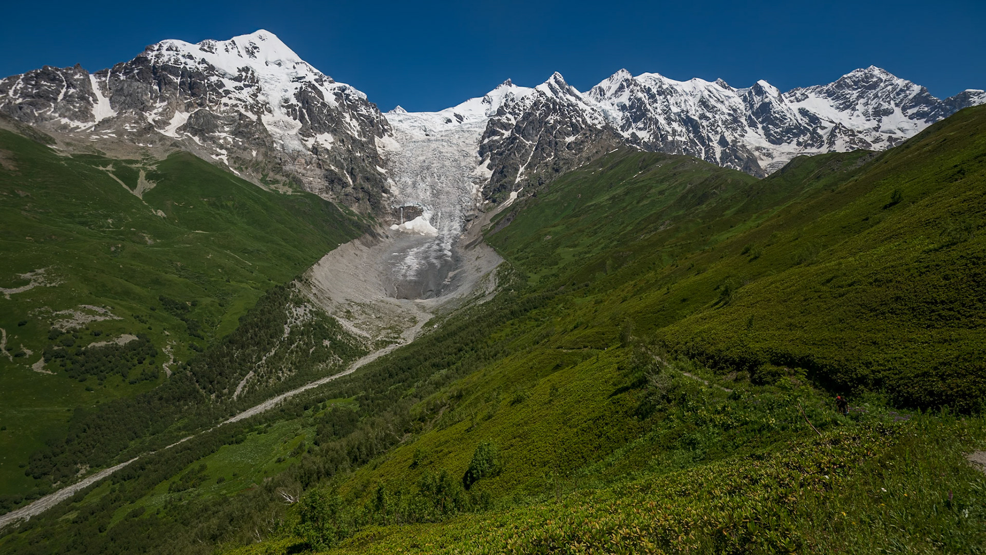 Adishi Glacier and Tetnuldi  Peak (4,858 m) on the left.