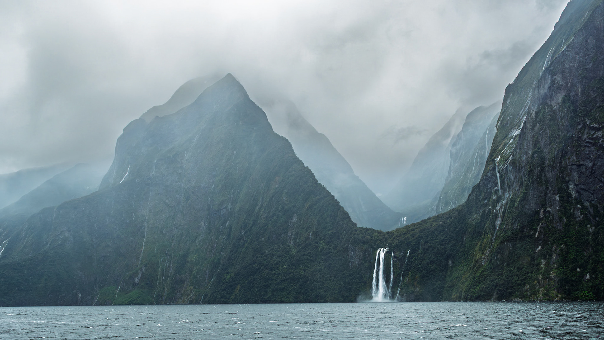 | Fjorland National Park | South Island | New Zealand |