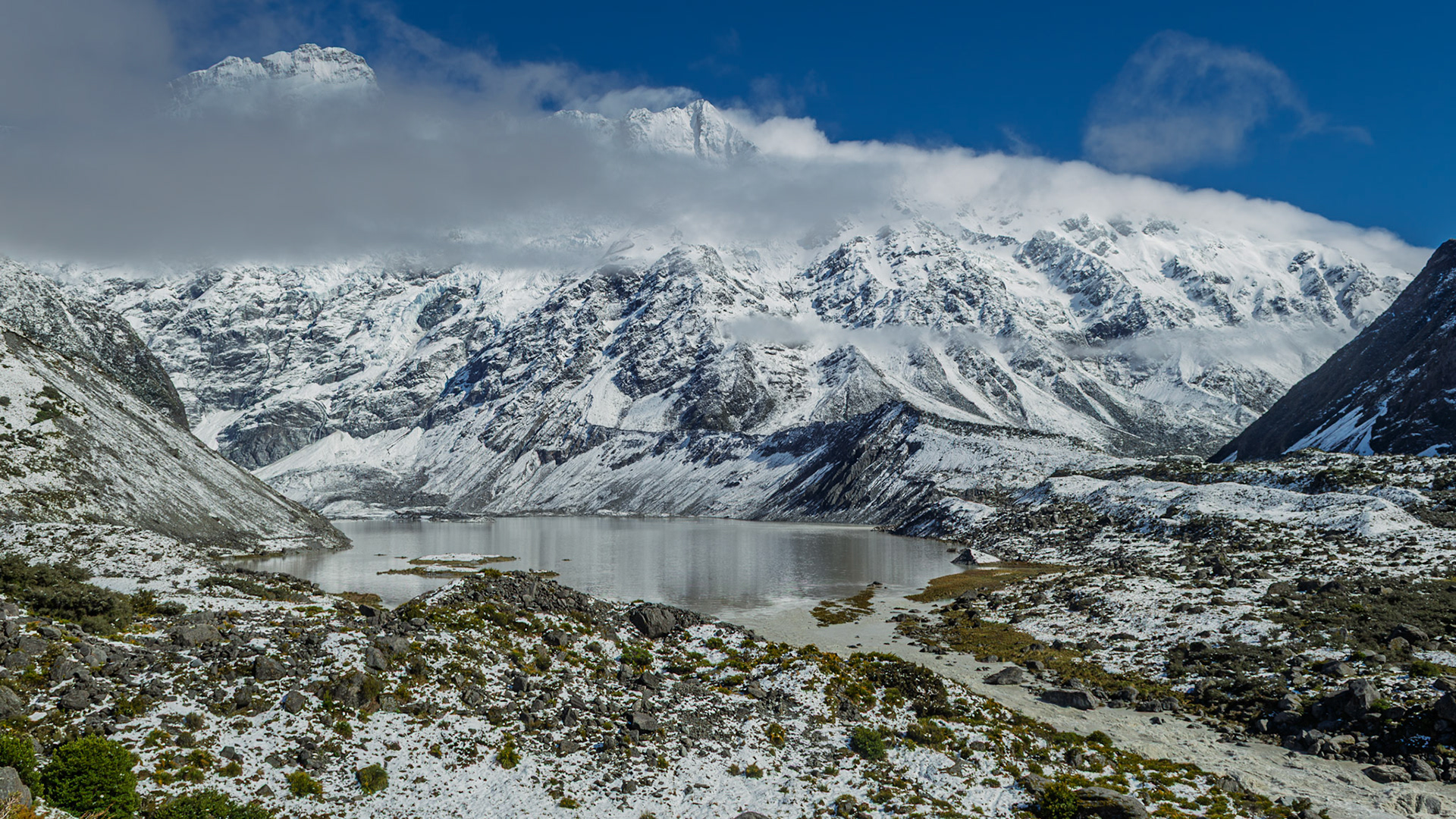 | Hooker Valley Track | Mt. Cook / Aoraki National Park | South Island | New Zealand |