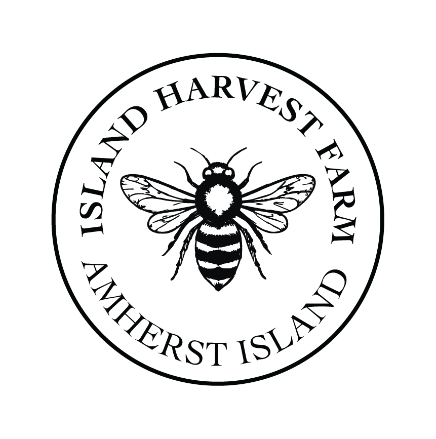 A versatile circular sticker and seal asset adapted from the brand bee symbol for jar lids and product packaging.