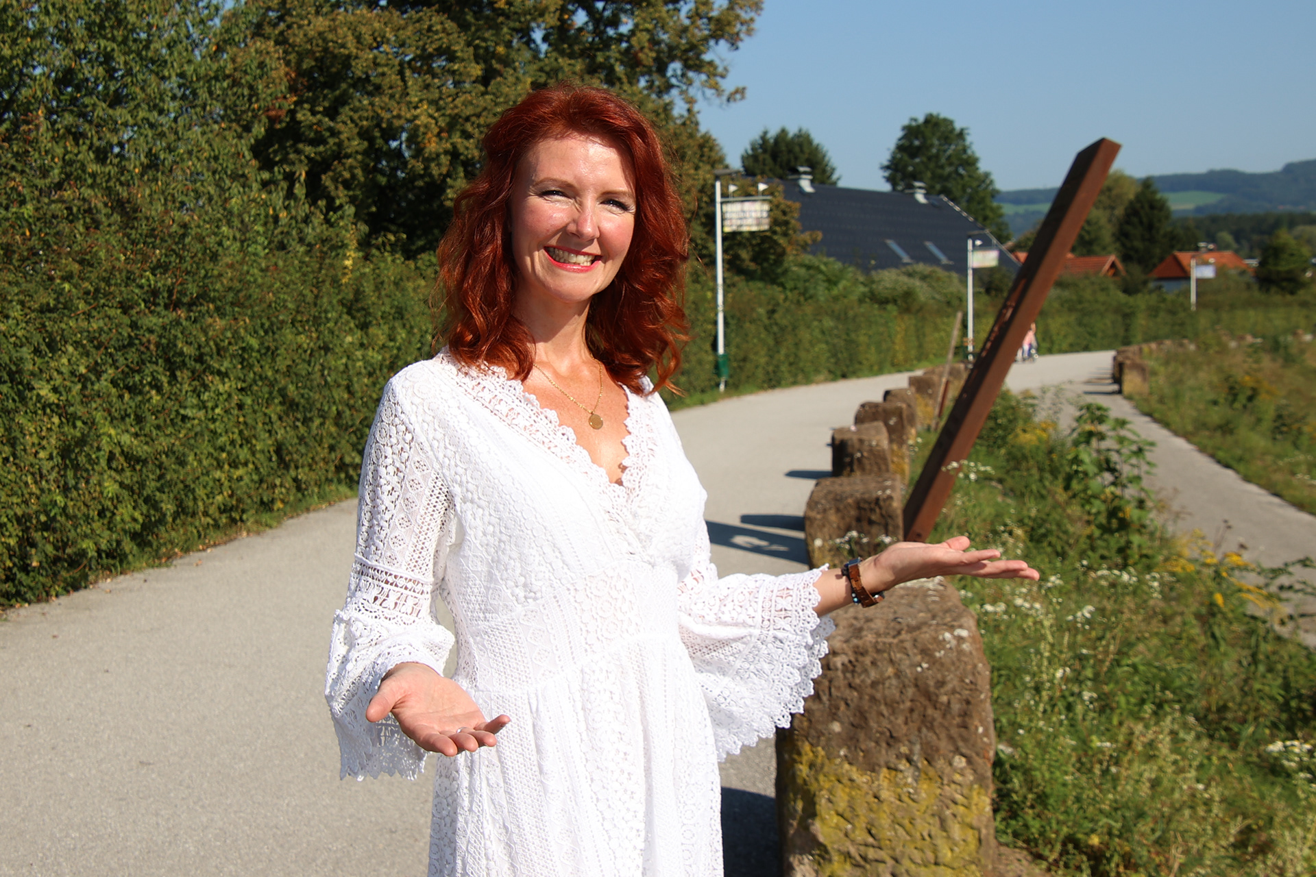 Katie Schmid in voller Vorfreude und Erwartung