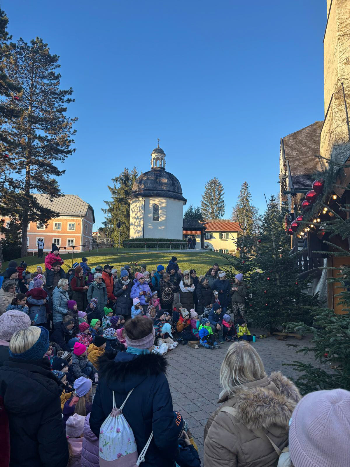 Puppentheater zu Besuch am Adventmarkt 2024
