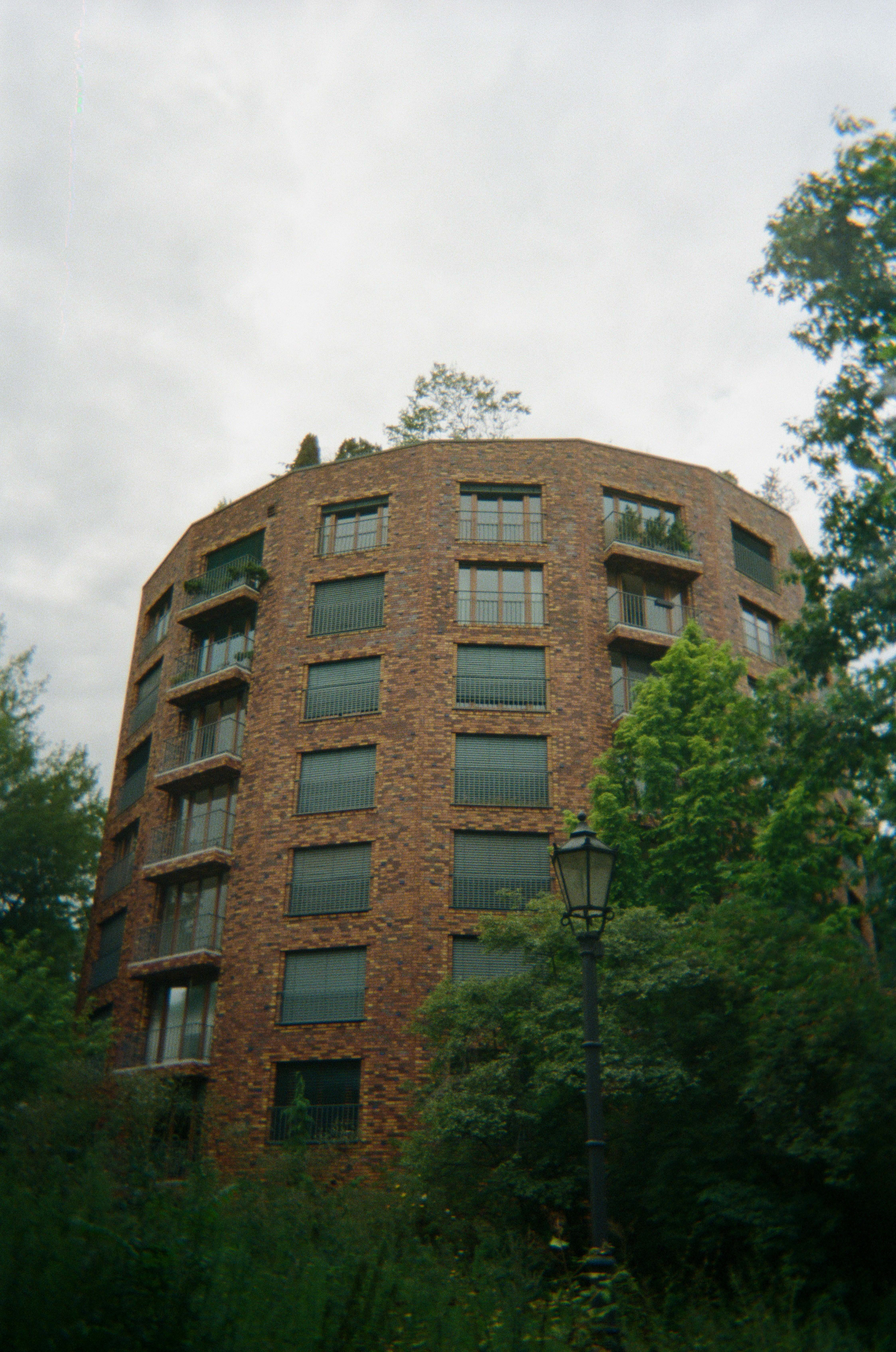 Backstein-Wohnturm, Benedict Tonon, 2001