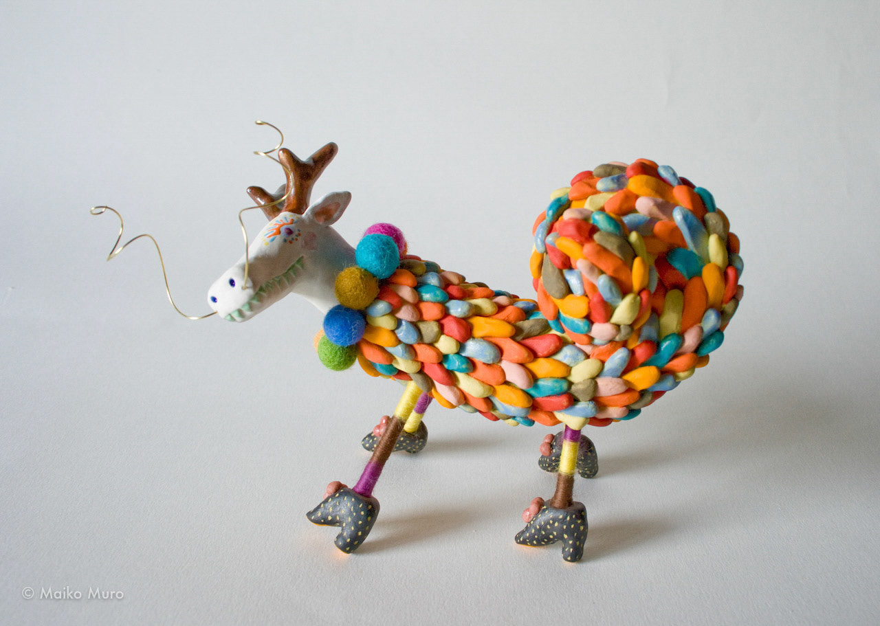 誰が何と言おうと私はドラゴン - 橙 I am dragon - daidai 陶、アルミ、フェルト、真鍮 ceramic, aluminium, felt, brass 15x21x7.5 cm / 2011