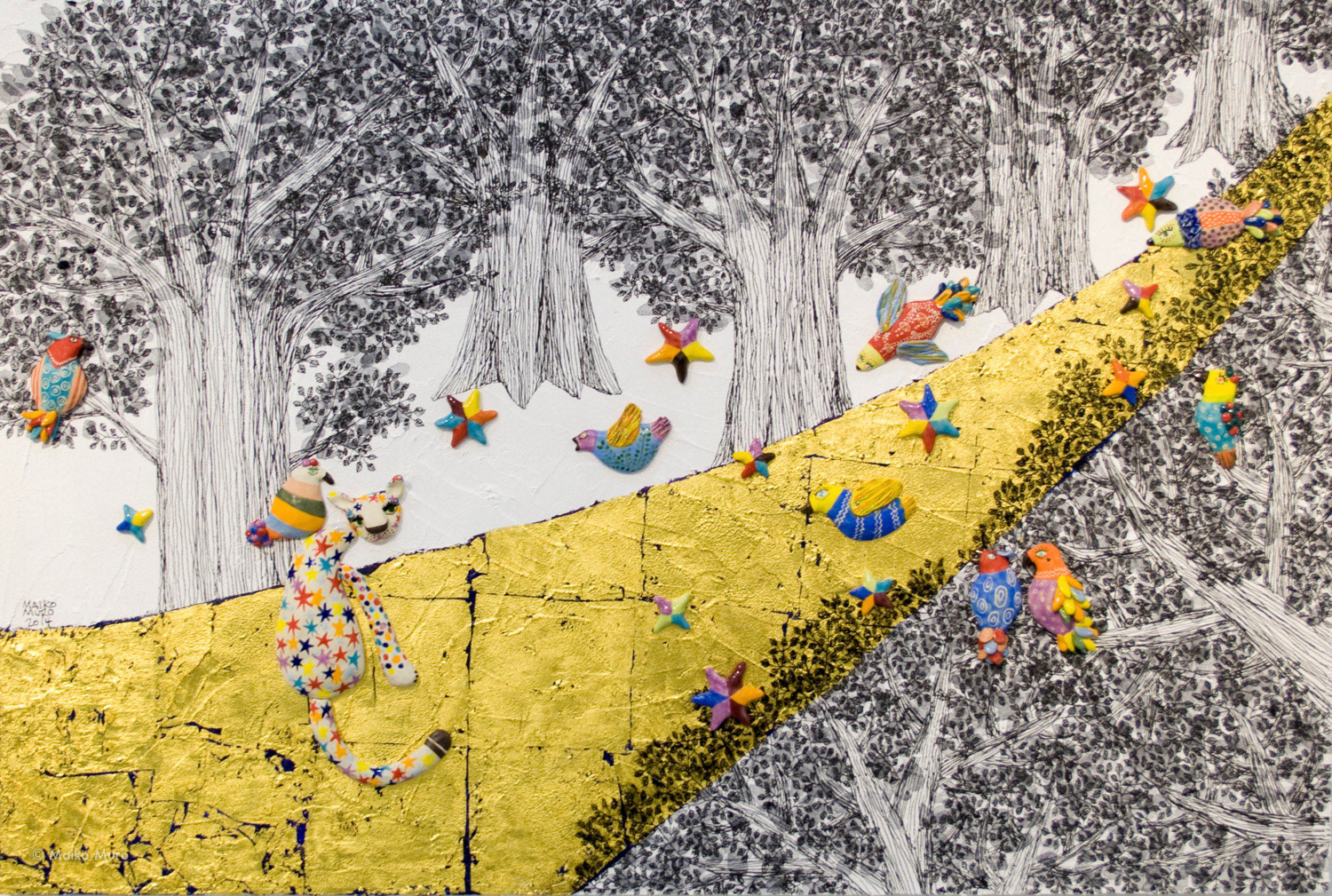 星まつりがはじまる / 陶、アクリル、インク、金箔、モデリングペースト、木パネル / 60 x 90 x 3 cm / 2014 ya empieza el festival de las estrellas / ceramic, gold leaf, ink, acrylic and modeling paste on wooden panel / 60 x 90 x 3 cm / 2014