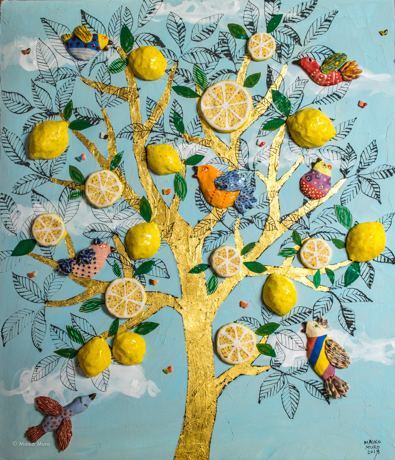 ビタミンの木 / 陶、アクリル、インク、金箔、モデリングペースト、紙、木パネル / 53 x 45.5 x 3 cm / 2018 un árbol de vitamina / ceramic, gold leaf, ink, acrylic and modeling paste on wooden panel / 53 x 45.5 x 3 cm / 2018