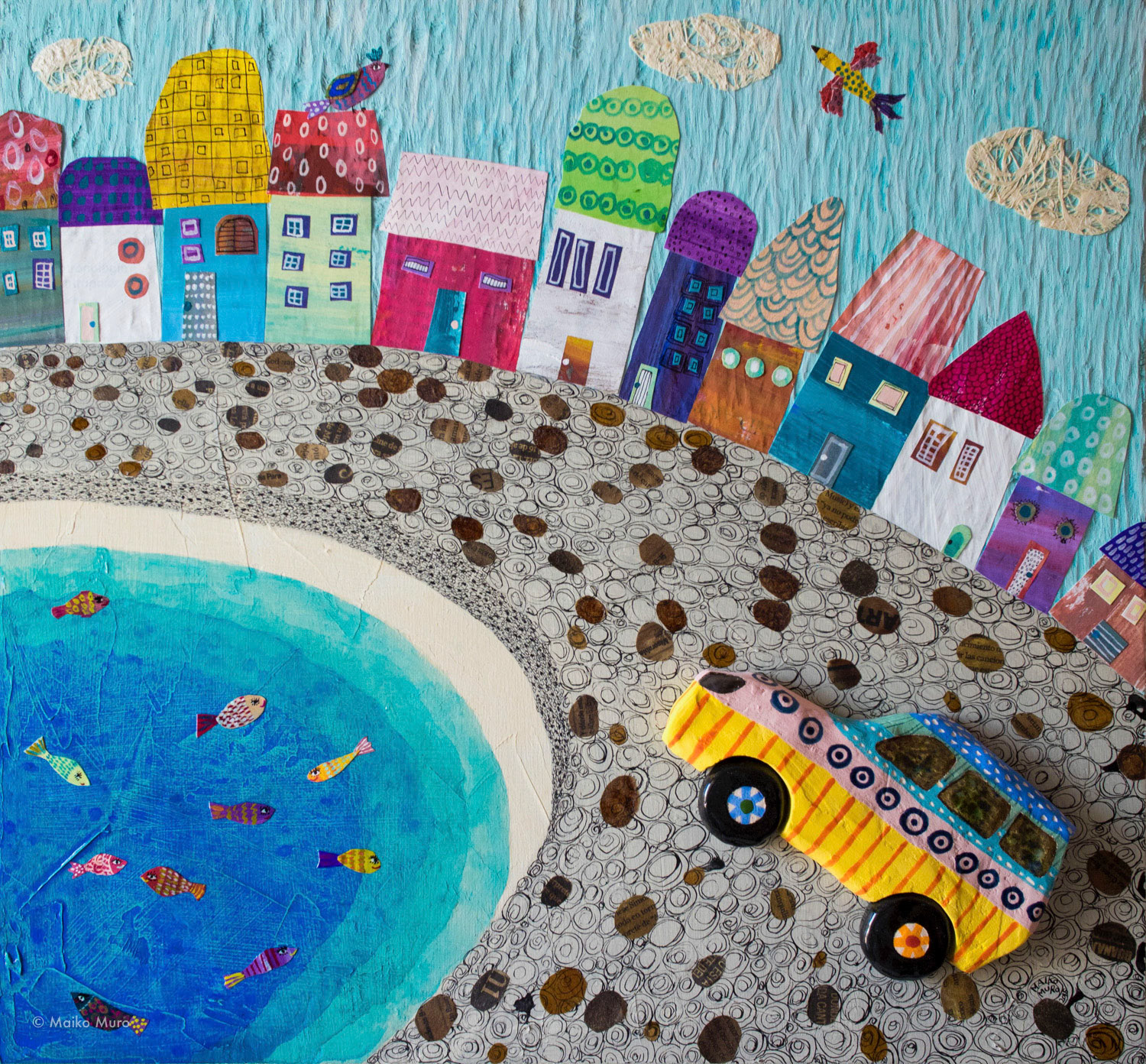 港町のあたり / 陶、アクリル、インク、アマテ、紙、メディウム、木パネル / 40.3 x 43.5 x 3 cm /2015 por un puerto / ceramic, acrylic, ink paper, medium and amate paper on wooden panel / 40.3 x 43.5 x 3 cm /2015