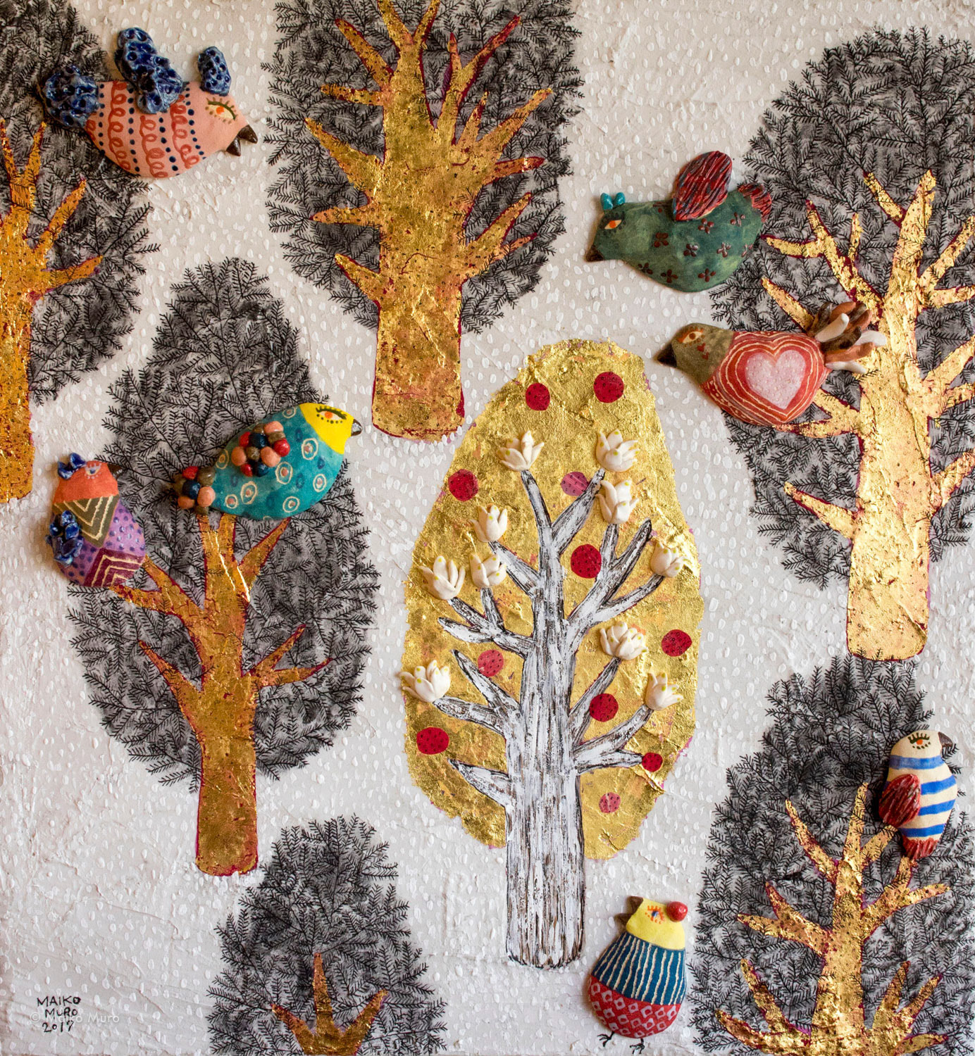 奇跡 / 陶、アクリル、インク、金箔、モデリングペースト、紙、木パネル / 43.5 x 40.3 x 3 cm / 2017 un milagro / ceramic, gold leaf, ink, acrylic and modeling paste on wooden panel / 43.5 x 40.3 x 3 cm / 2017