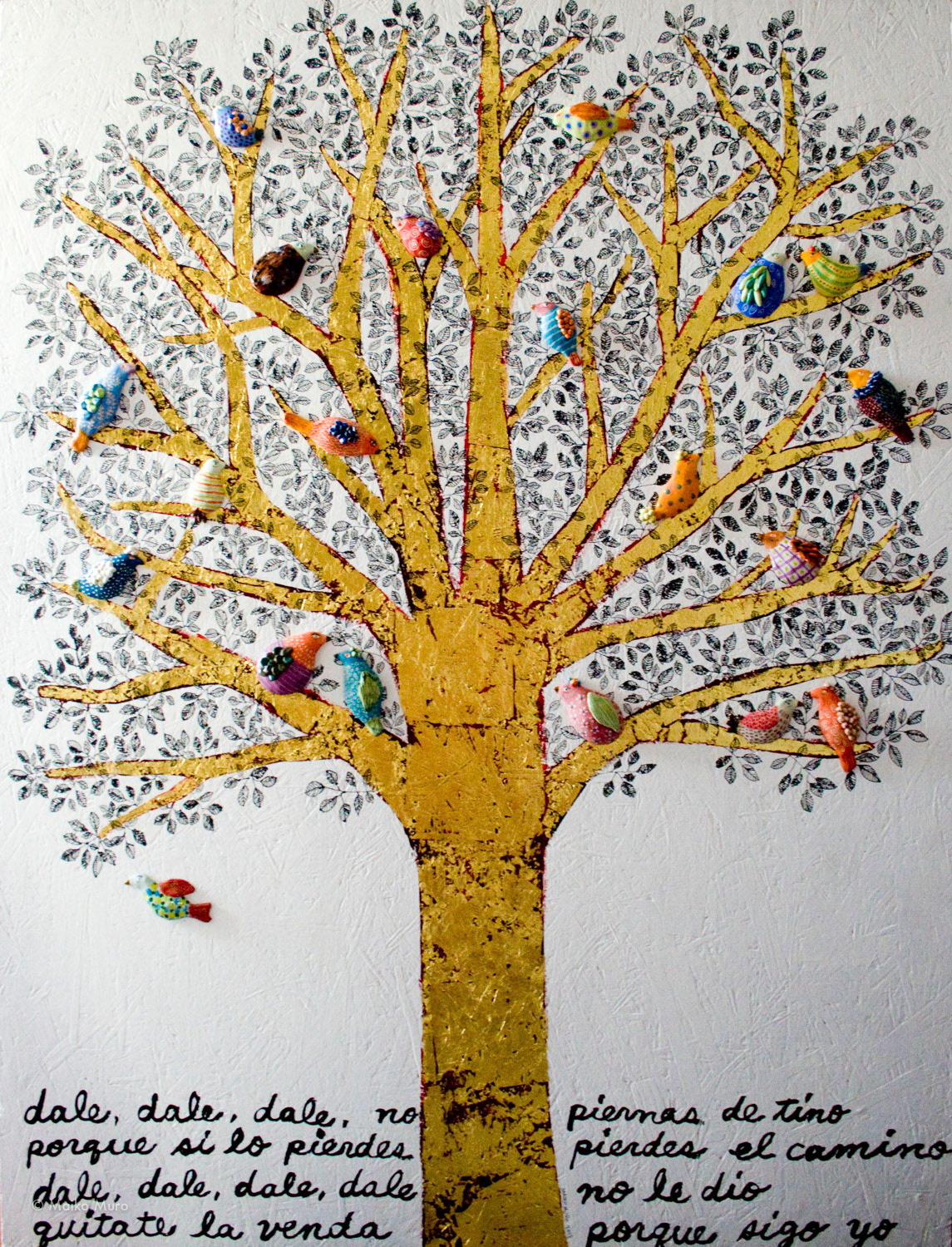 ここで誰かが目覚めた。/ アクリル、インク、陶、金箔、木ボード / アクリル、インク、陶、金箔、木ボード / 120 x 91 x 3 cm / 2012 Aquí alguien se despertó. / ceramic, gold leaf, ink, acrylic on wooden board / 120 x 91 x 3 cm / 2012