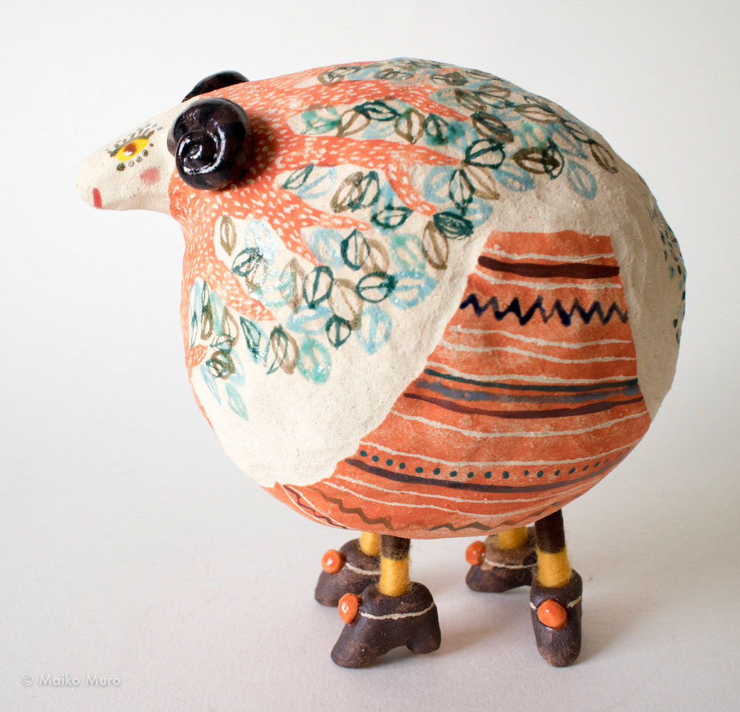 mountain sheep orange 陶、アルミ、フェルト ceramic, aluminium, felt 14x8x14cm / 2015