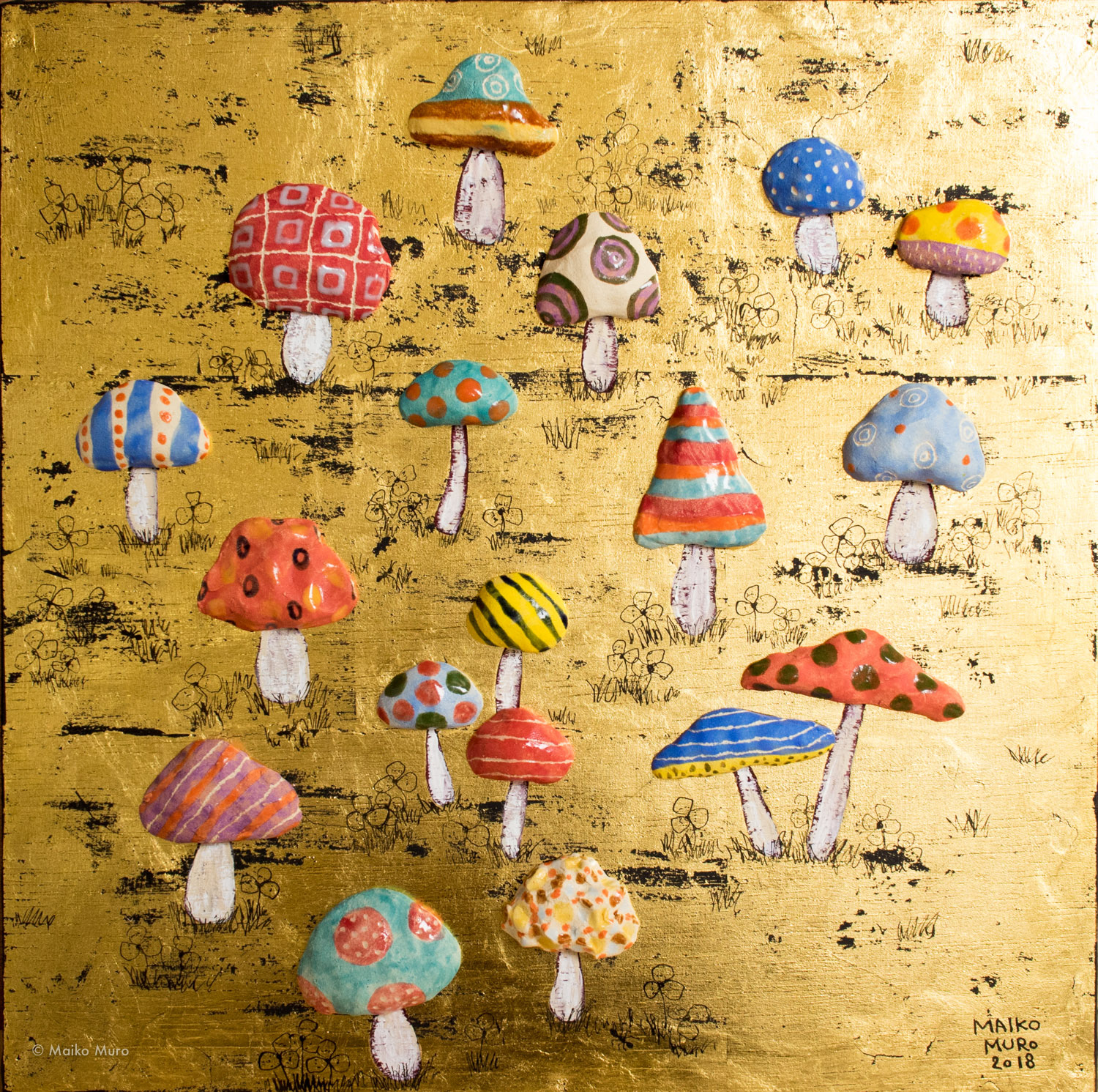 キノコの森 / 陶、アクリル、インク、金箔、木パネル / 32.2 x 32.2 x 3 cm / 2018 un bosque de hongos / ceramic, gold leaf, ink and acrylic on wooden panel / 32.2 x 32.2 x 3 cm / 2018