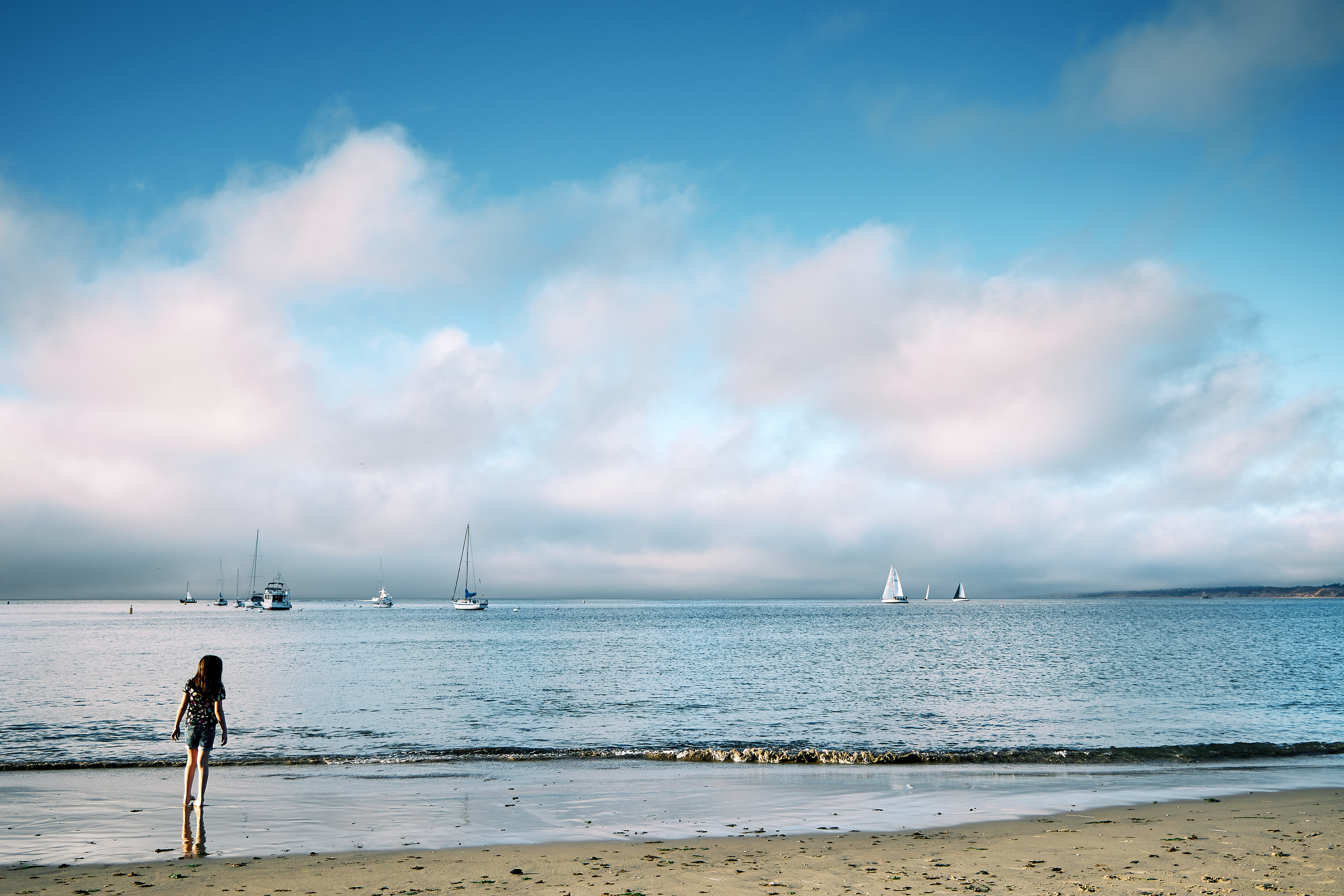 Shore & sail boats at Del Monte Beach, Monterey, CaliforniaMonterey, California - July 2022. Canon EOS R6 | Canon RF 24-105mm F4L IS USM