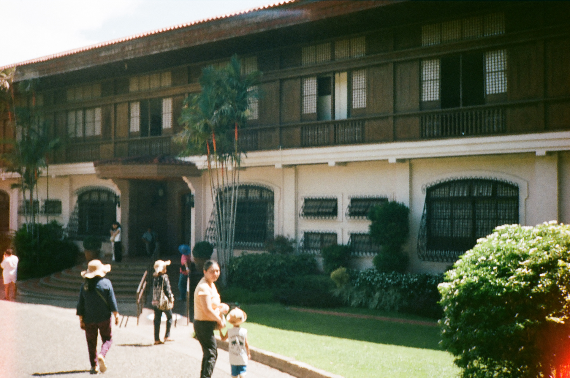 Philippines. Camera: Konica C35 AF Lens: Hexanon 38mm f/2.8 Film: Kodak Professional Portra 400