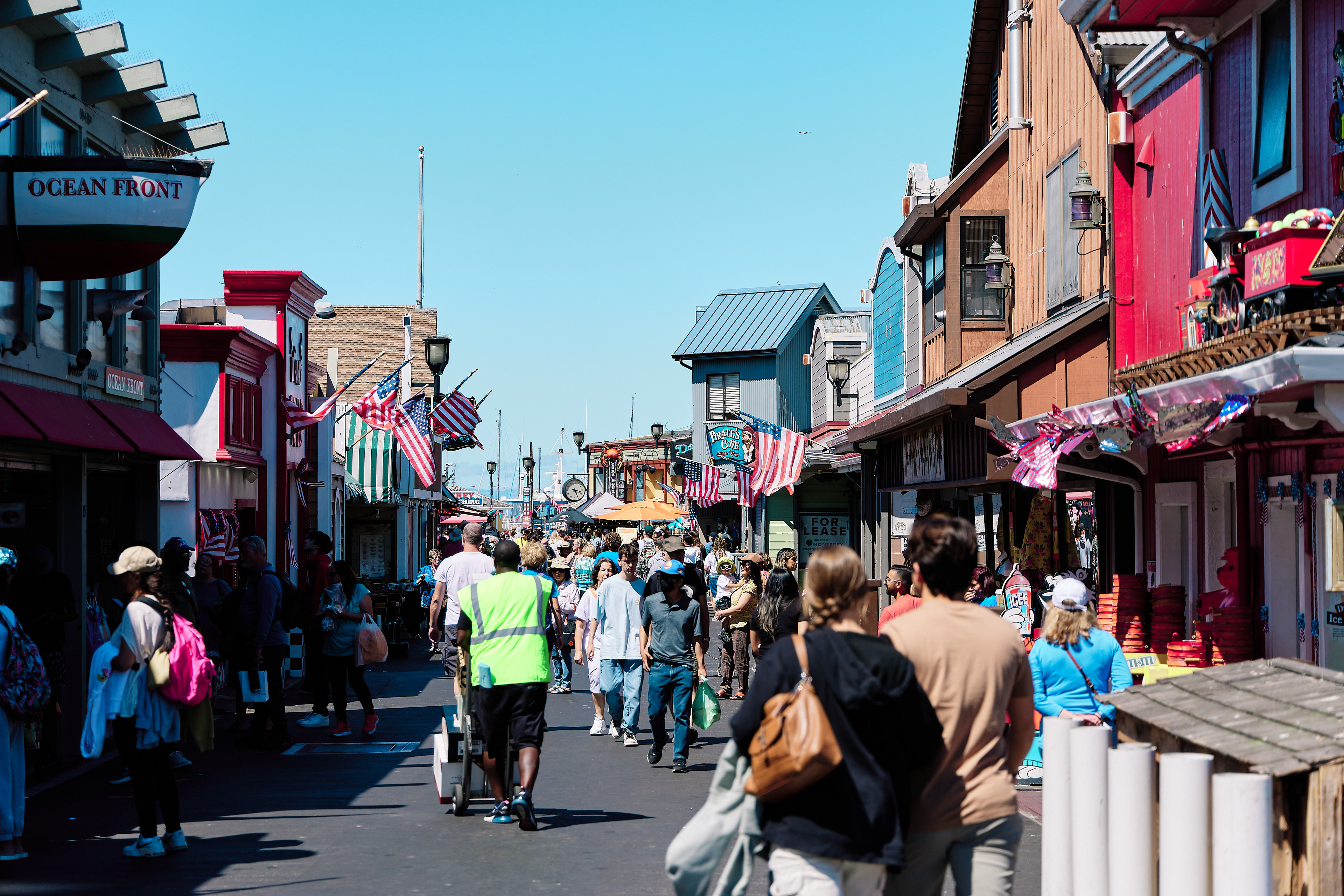 Monterey, California - July 2022. Canon EOS R6 | Canon RF 24-105mm F4L IS USM
