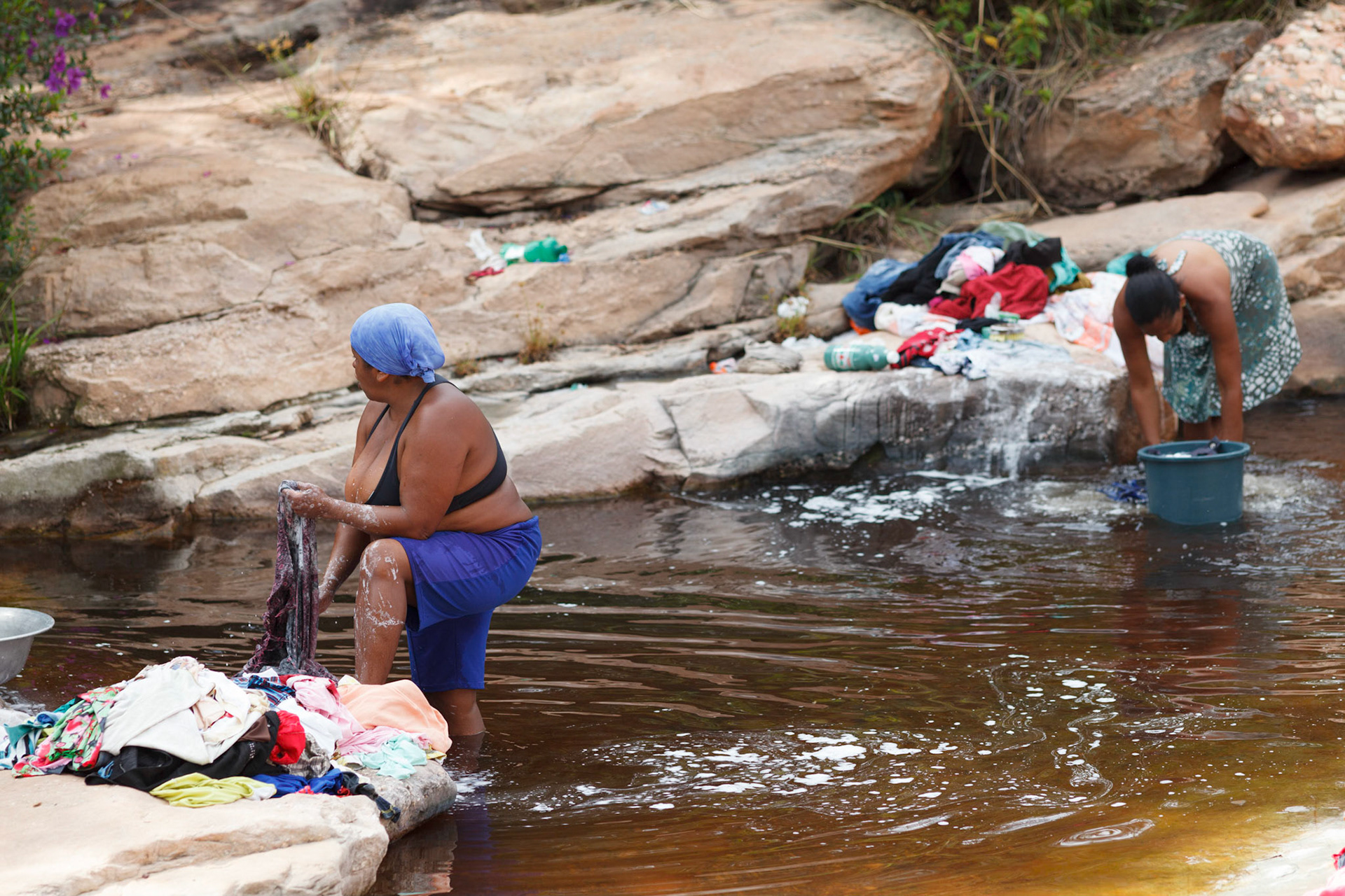 Lavagem pública de roupa no Serrano